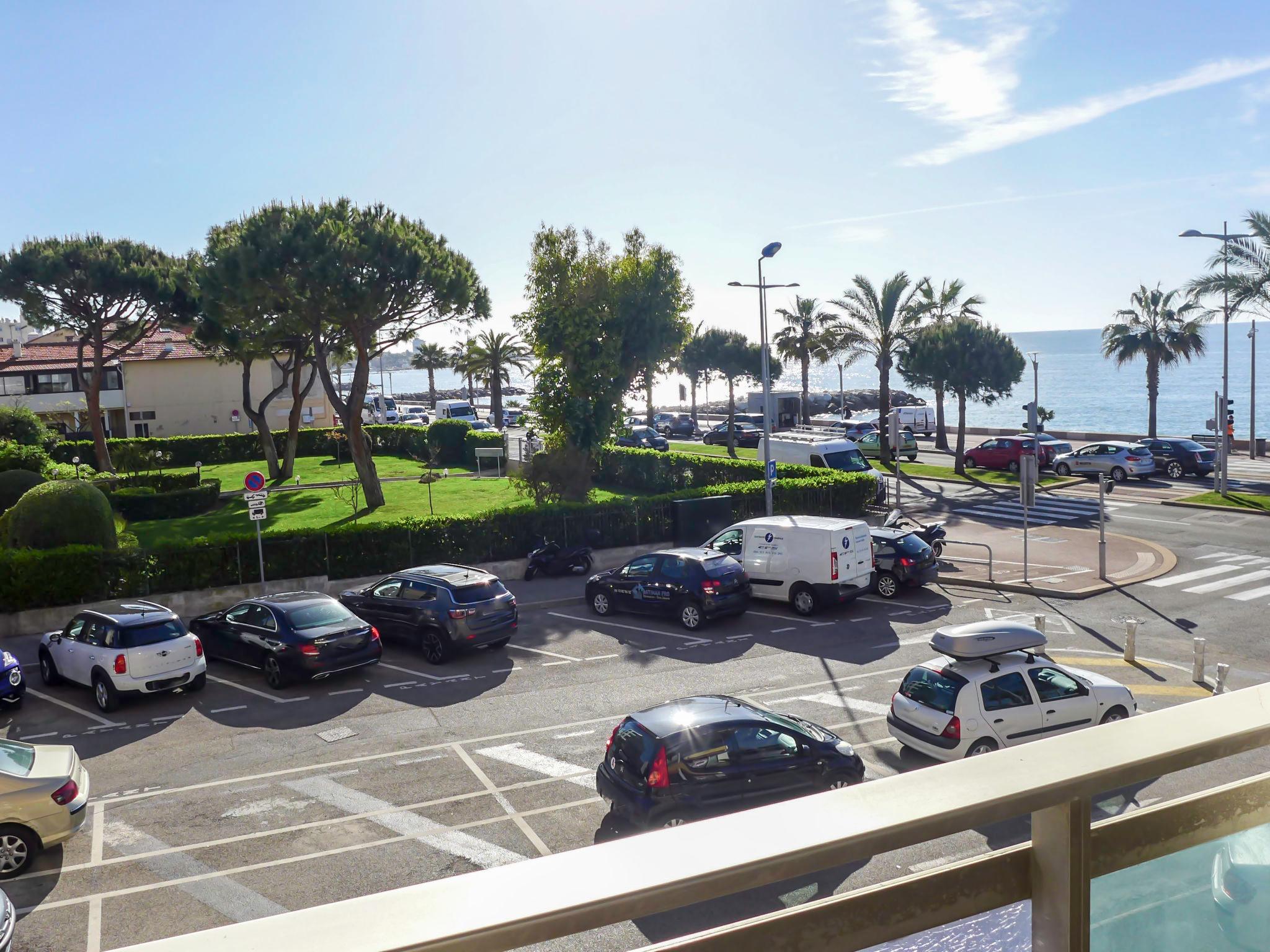 Foto 19 - Apartment mit 1 Schlafzimmer in Cagnes-sur-Mer mit blick aufs meer