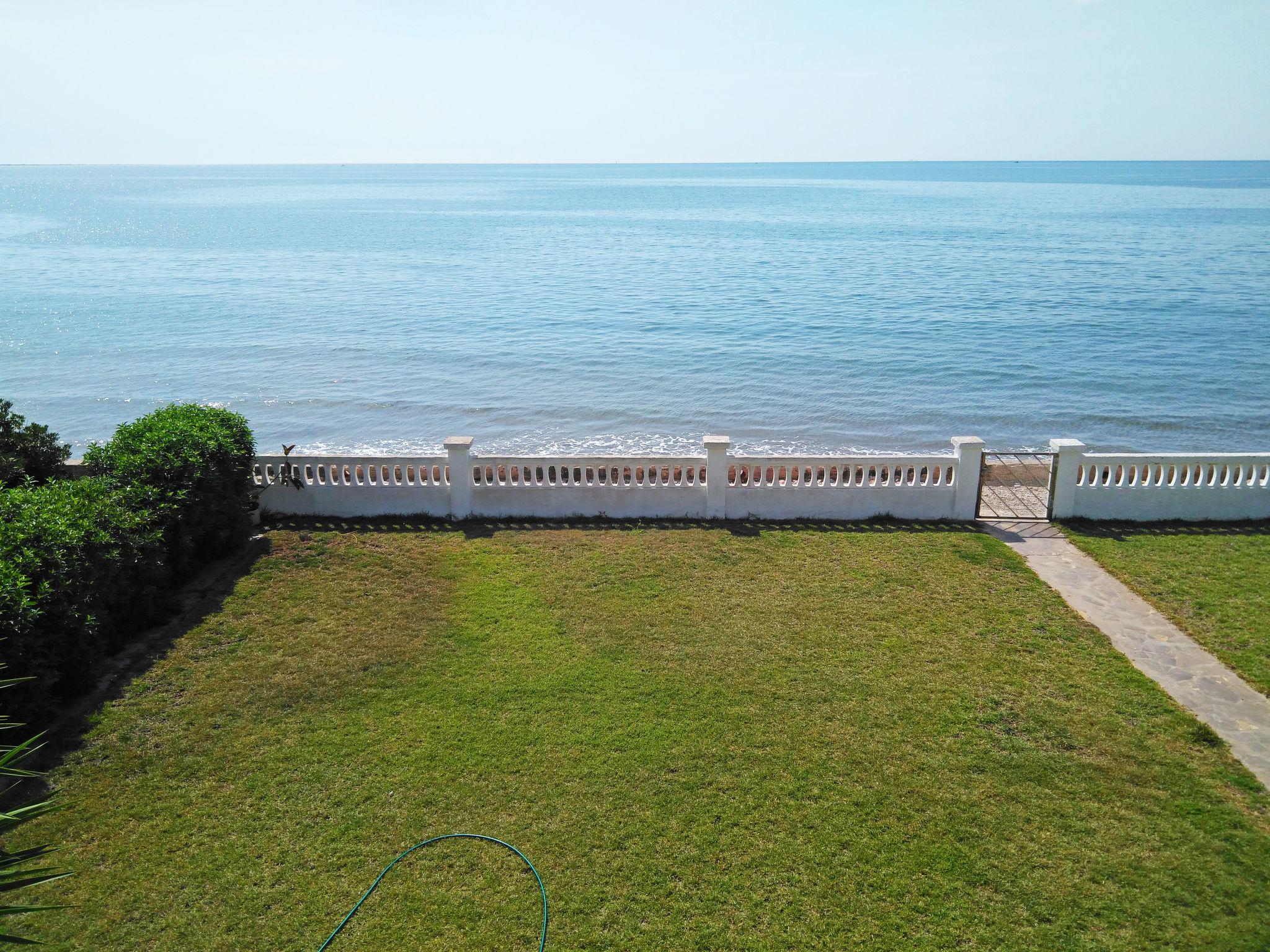 Photo 28 - Maison de 3 chambres à Alcanar avec jardin et vues à la mer