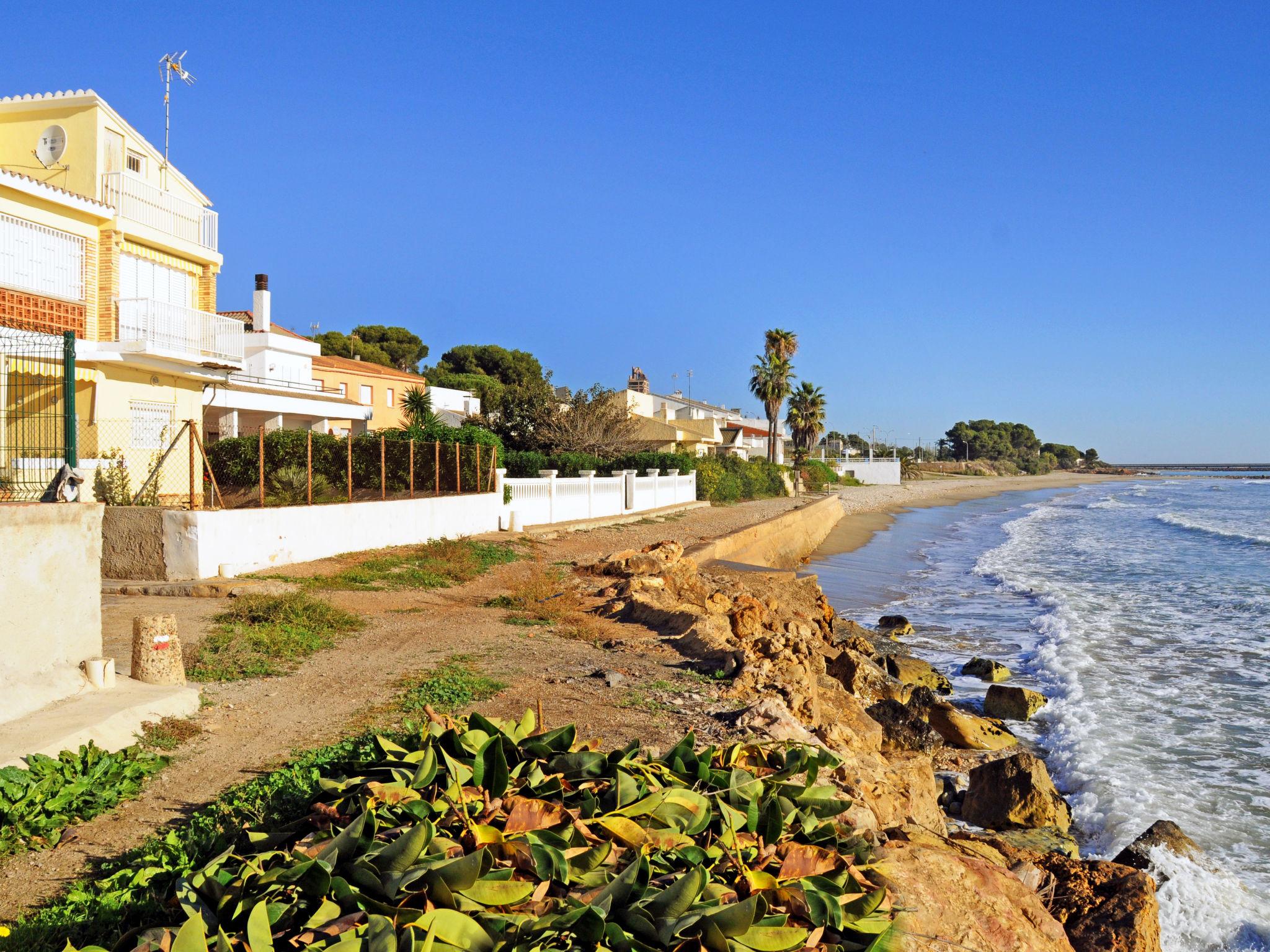 Photo 24 - Maison de 3 chambres à Alcanar avec jardin et vues à la mer