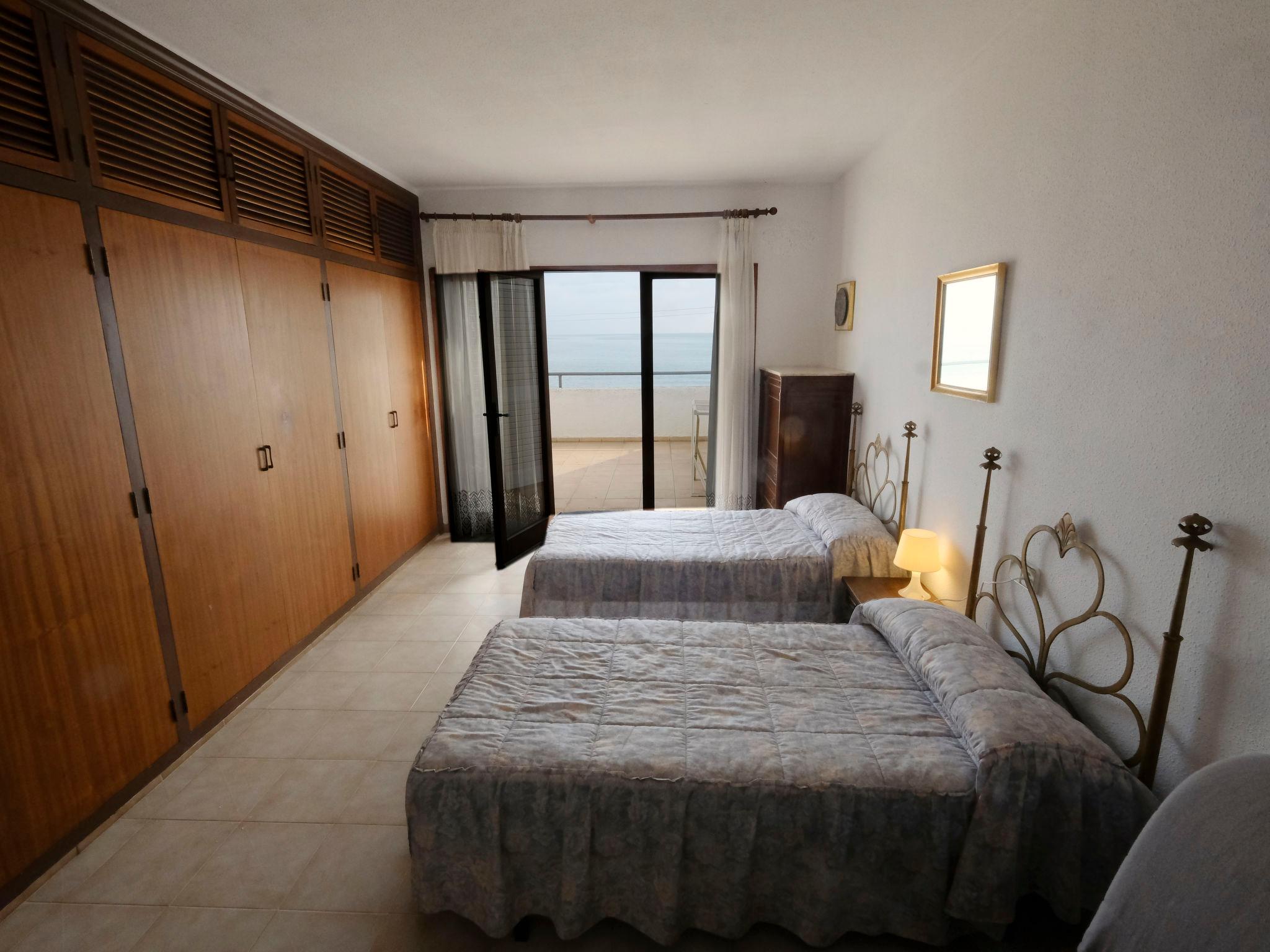 Photo 12 - 3 bedroom House in Alcanar with garden and sea view