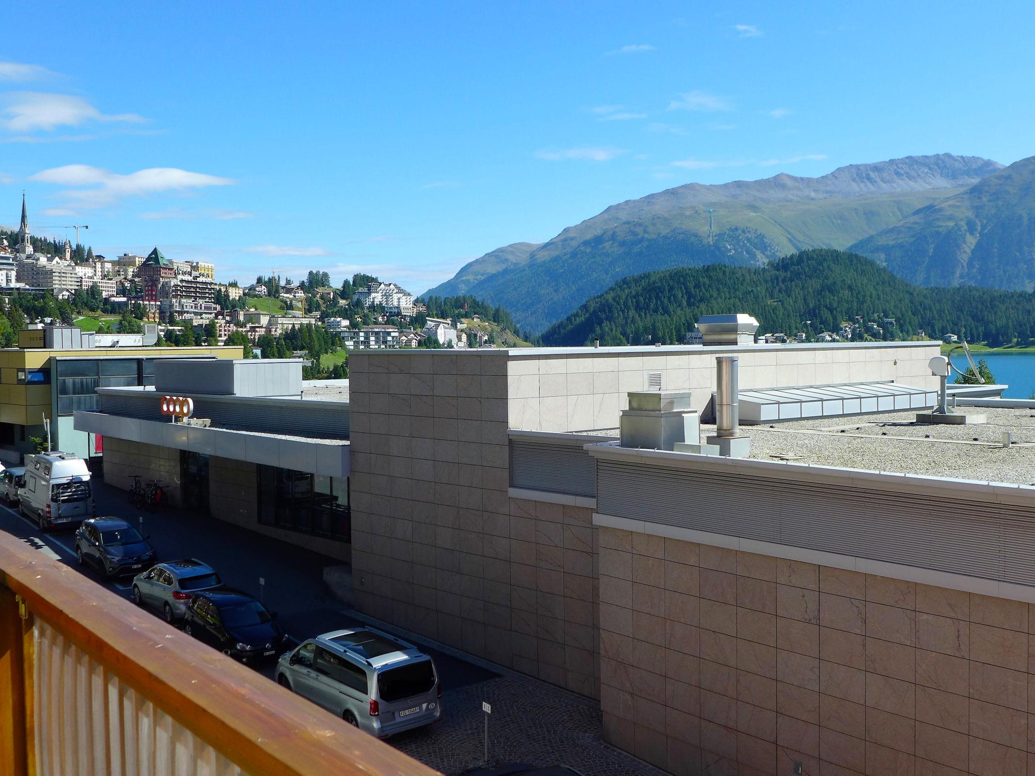 Foto 17 - Apartamento de 1 habitación en Sankt Moritz con vistas a la montaña