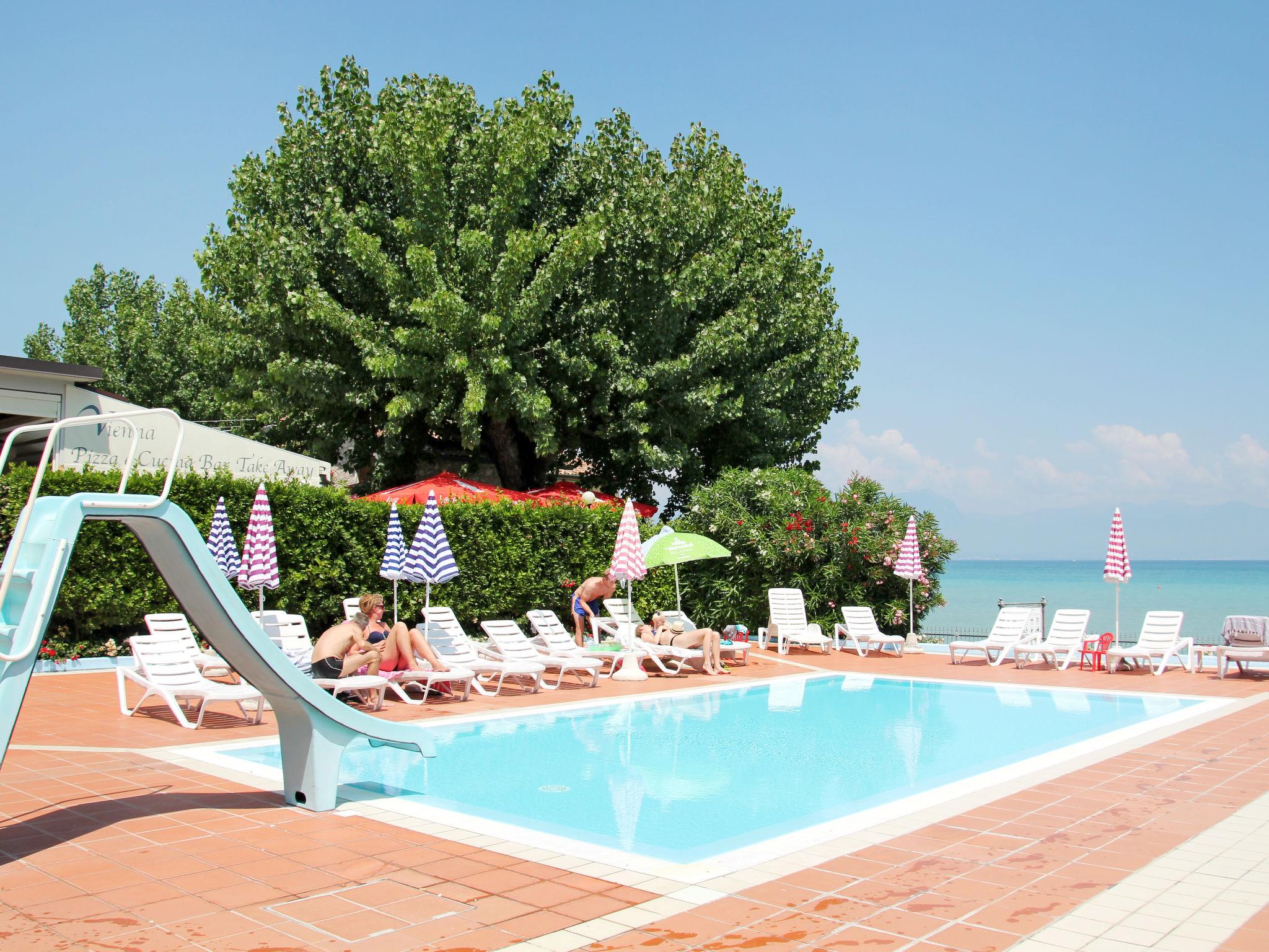 Foto 9 - Casa con 1 camera da letto a Peschiera del Garda con piscina e vista sulle montagne