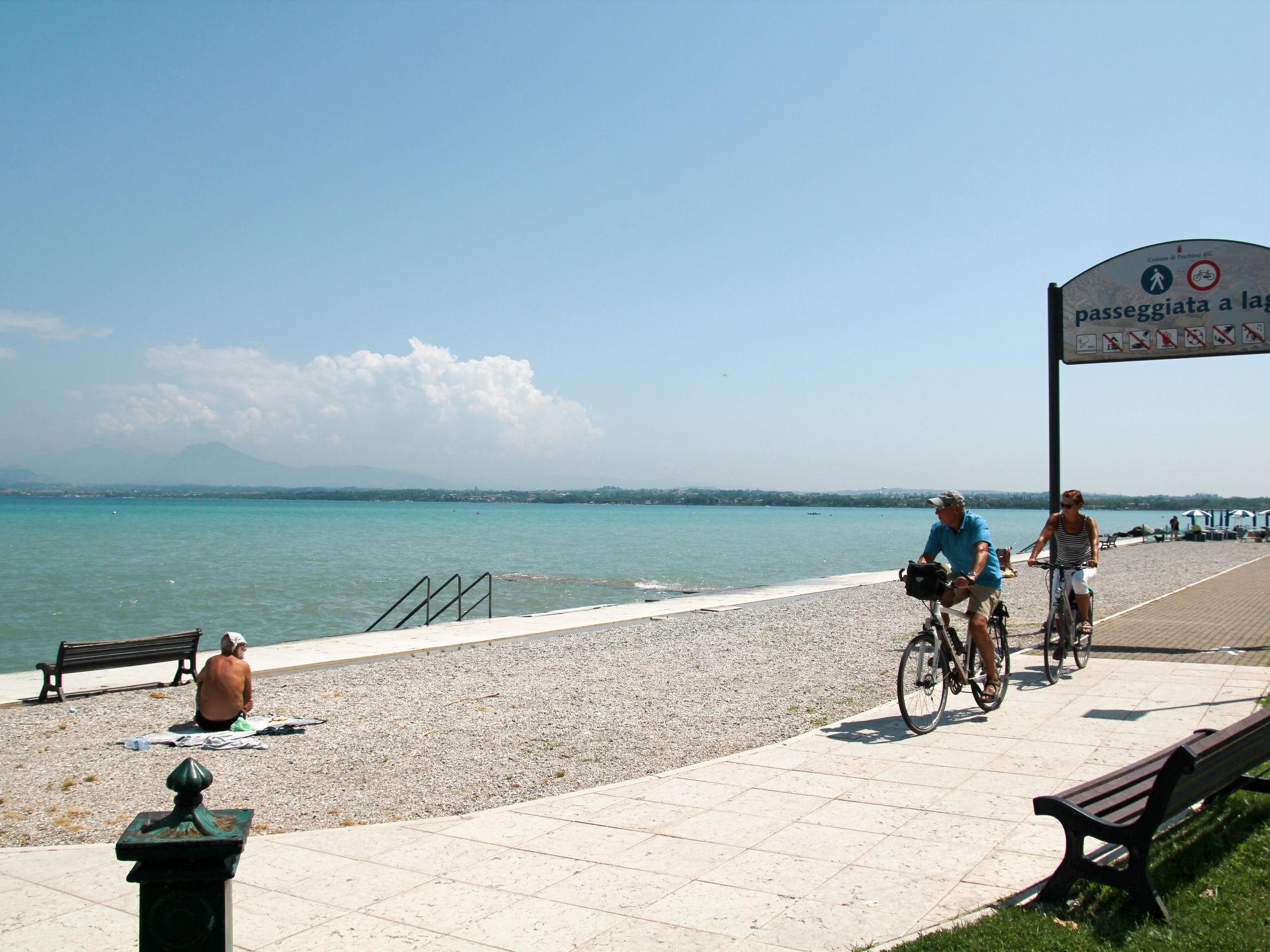 Foto 18 - Haus mit 2 Schlafzimmern in Peschiera del Garda mit schwimmbad und blick auf die berge