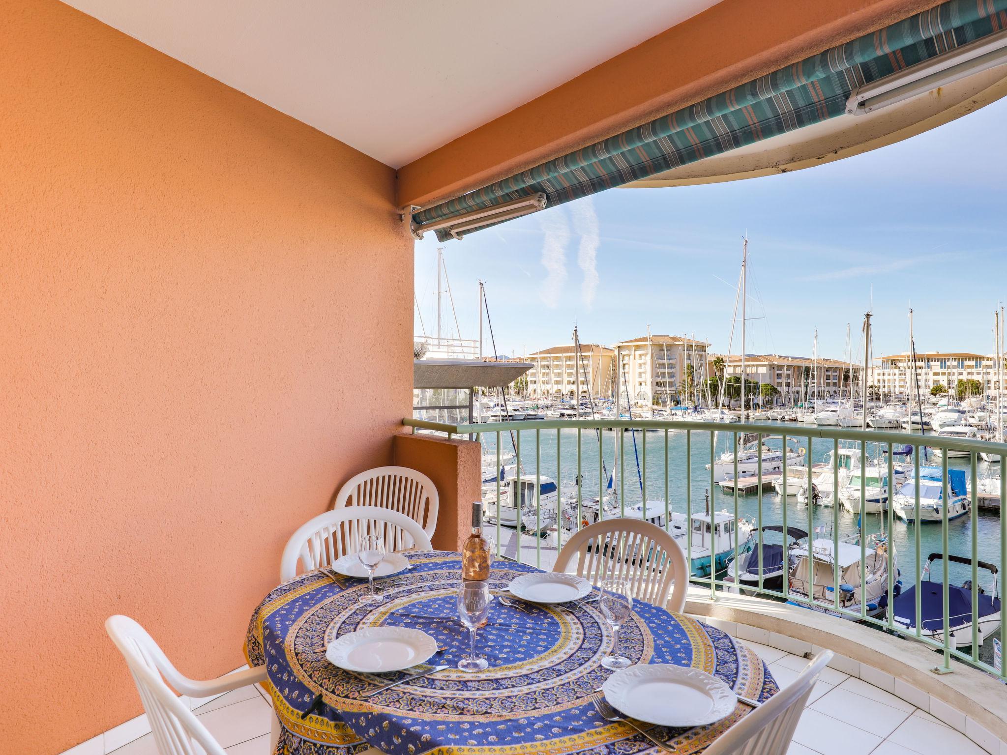 Photo 6 - 1 bedroom Apartment in Fréjus with terrace and sea view