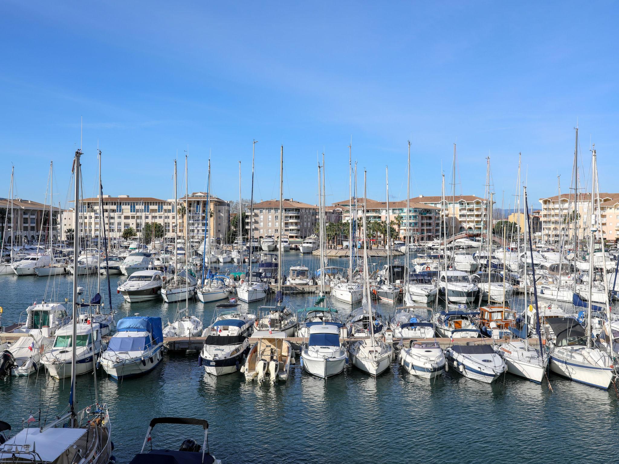 Foto 1 - Apartamento de 1 habitación en Fréjus con terraza y vistas al mar