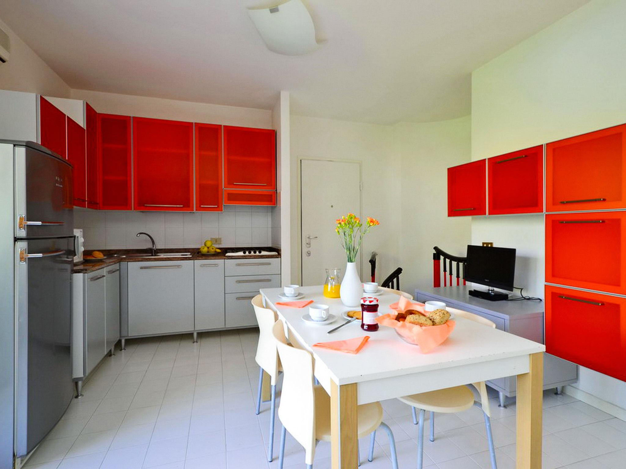 Photo 6 - 1 bedroom Apartment in Lignano Sabbiadoro with swimming pool and garden