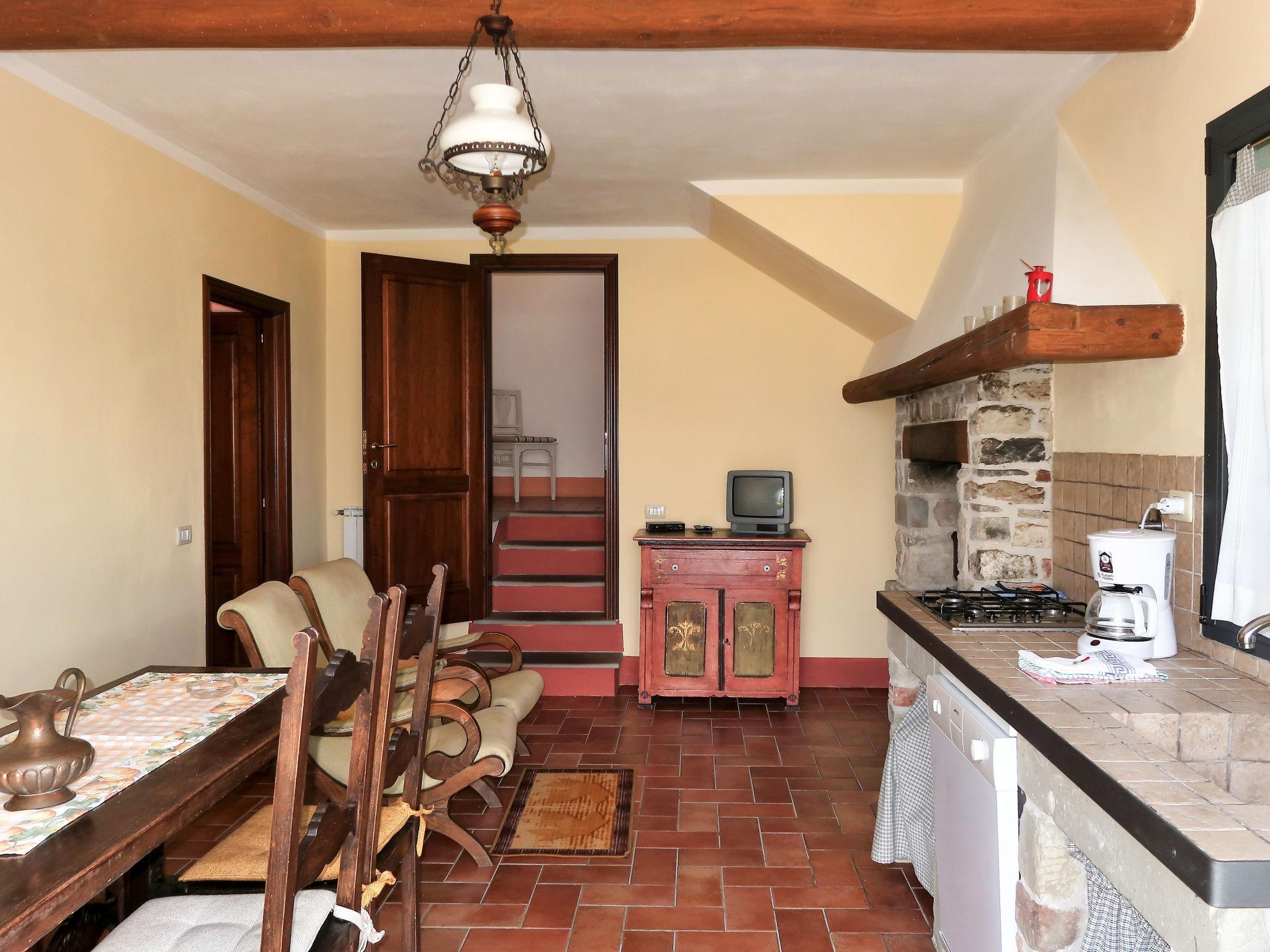 Photo 6 - 2 bedroom Apartment in Dicomano with swimming pool and garden