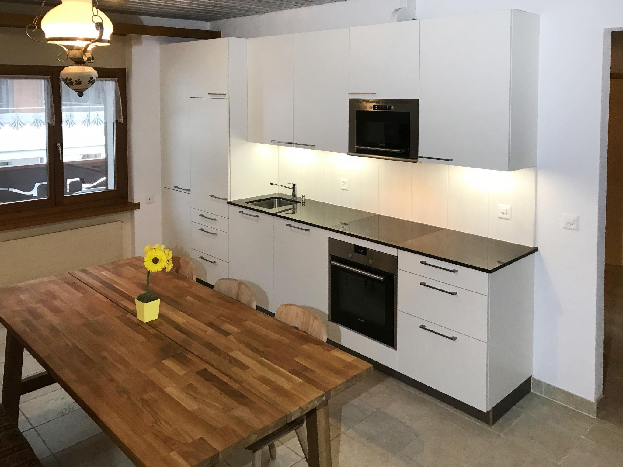 Foto 4 - Apartamento de 2 quartos em Saas-Grund com terraço e banheira de hidromassagem