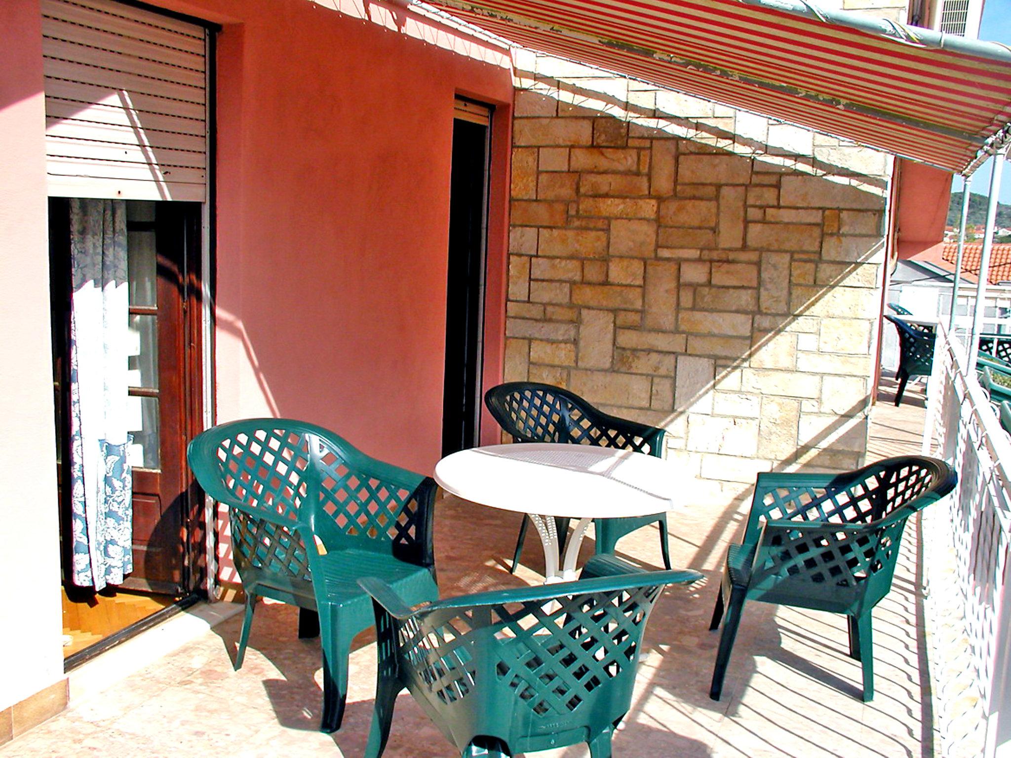 Photo 2 - Appartement de 2 chambres à Kali avec piscine et terrasse