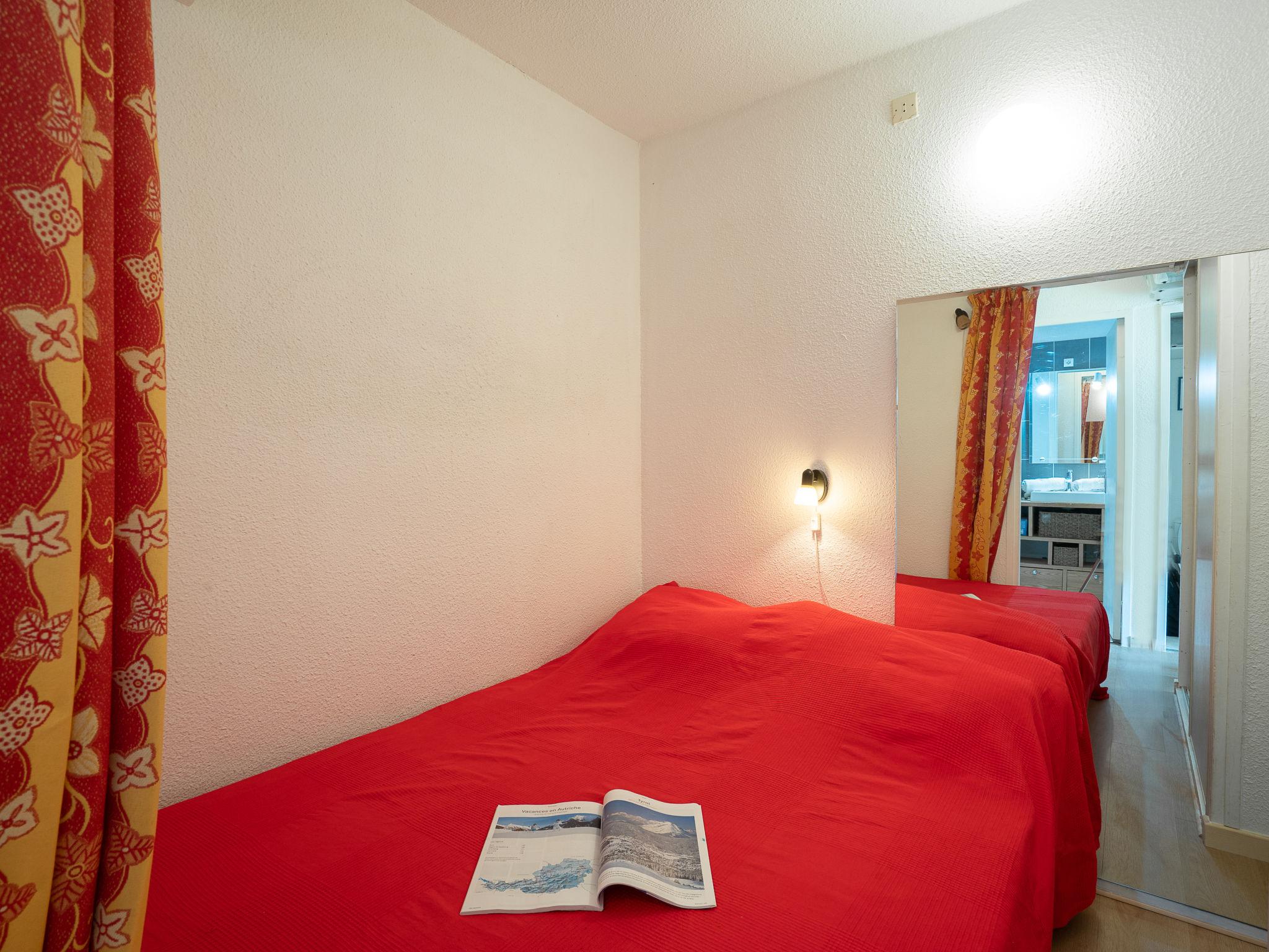 Foto 3 - Apartment mit 1 Schlafzimmer in Villarembert mit schwimmbad und blick auf die berge