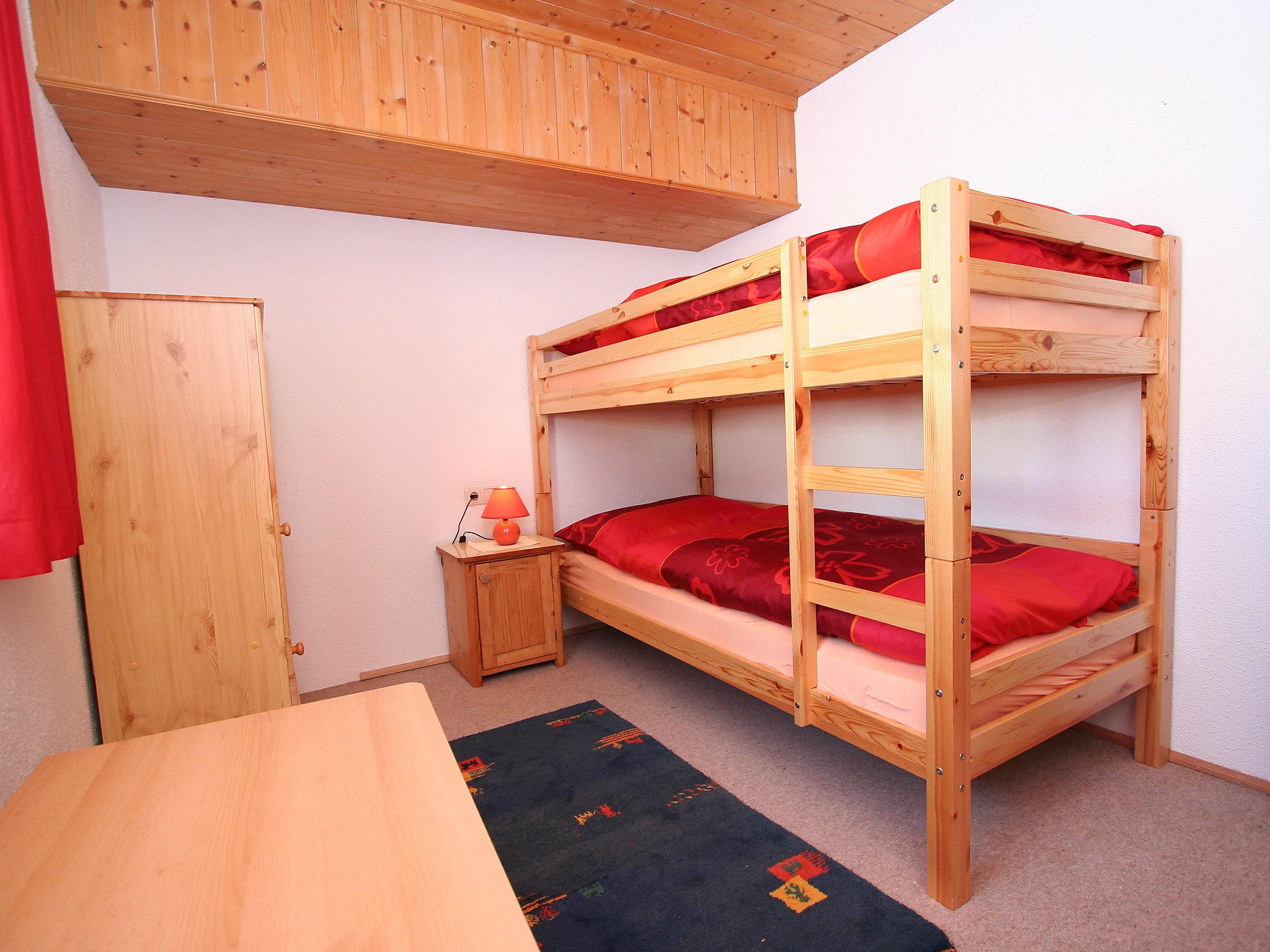 Foto 9 - Appartamento con 3 camere da letto a Aschau im Zillertal con vista sulle montagne