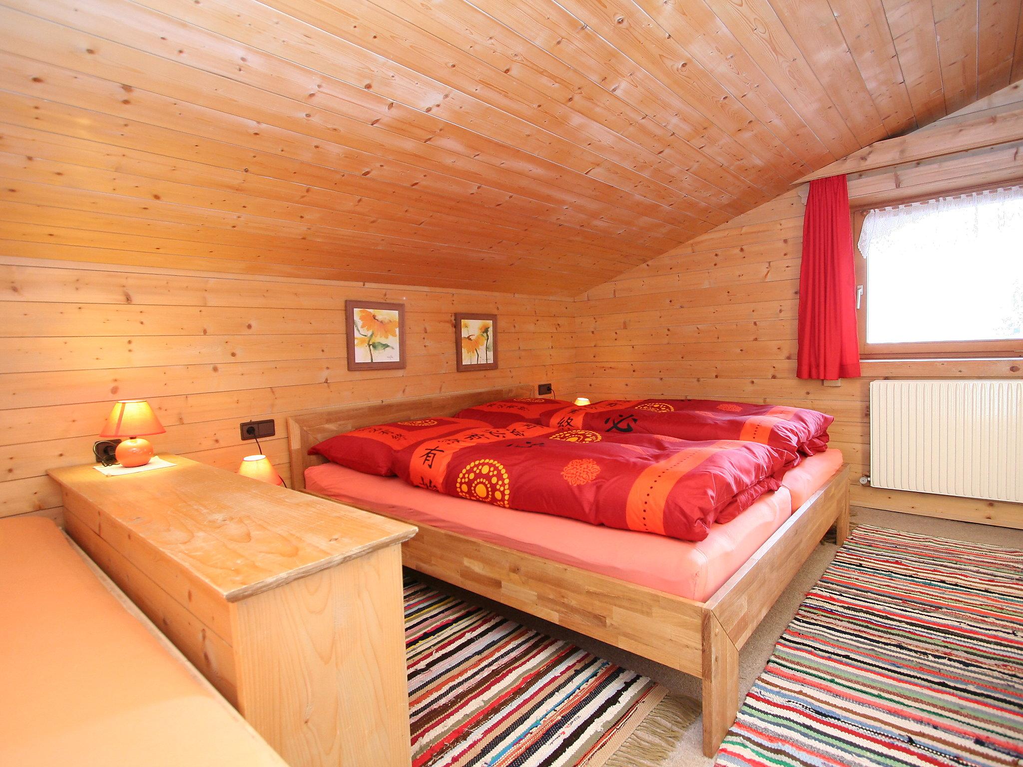 Foto 5 - Appartamento con 3 camere da letto a Aschau im Zillertal con vista sulle montagne