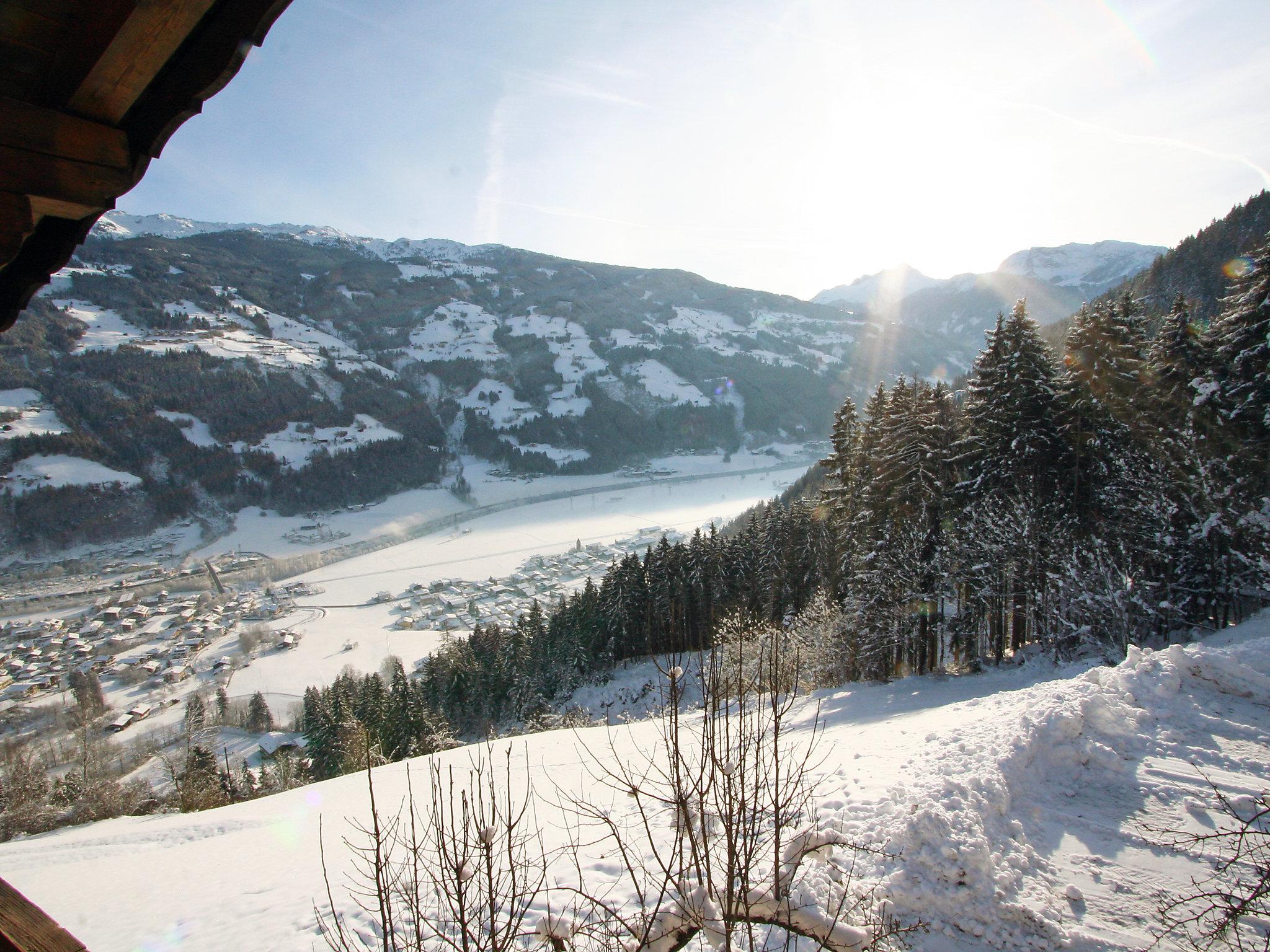 Foto 24 - Appartamento con 3 camere da letto a Aschau im Zillertal con vista sulle montagne