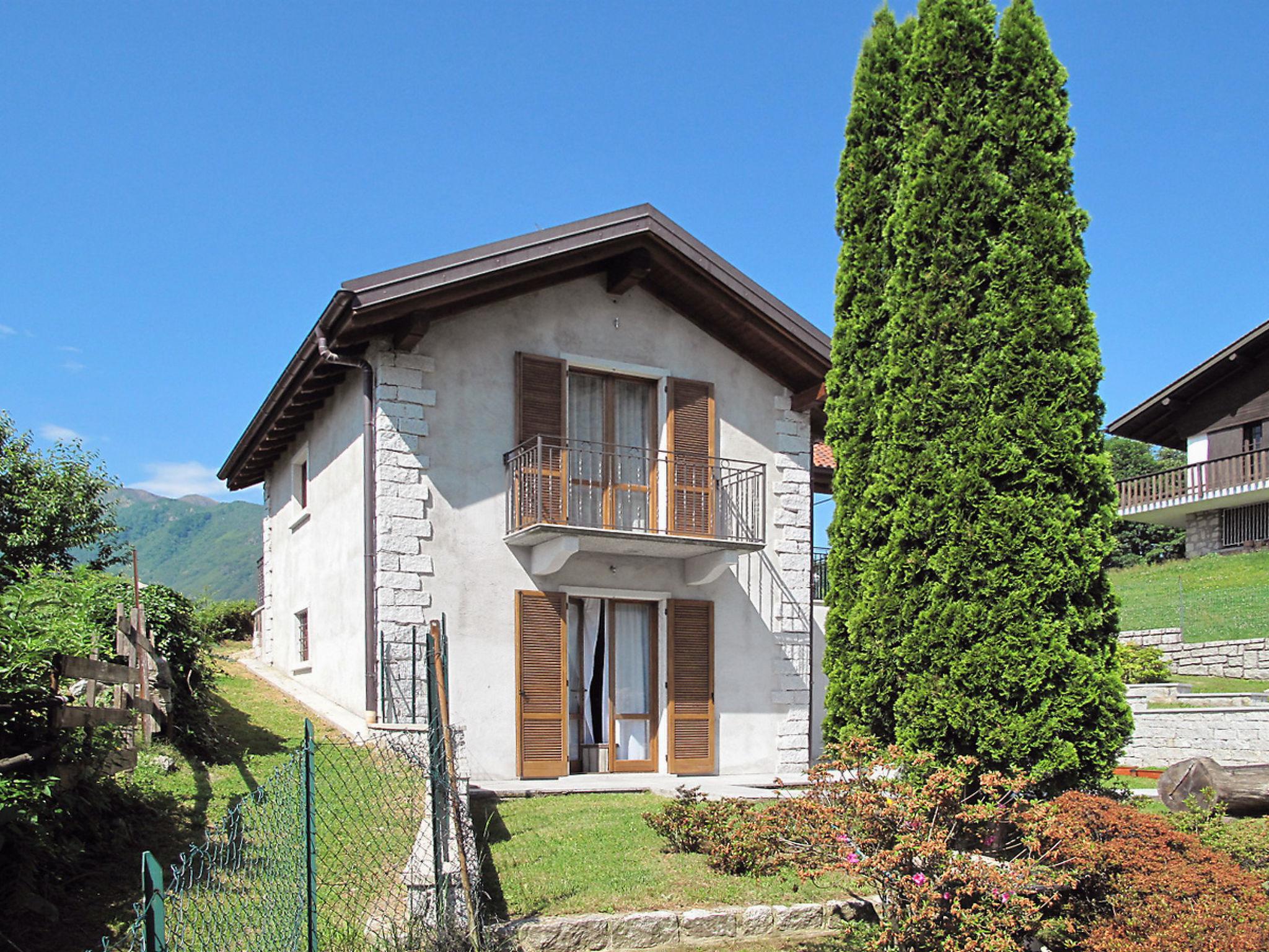 Photo 4 - Maison de 2 chambres à Mergozzo avec jardin et terrasse