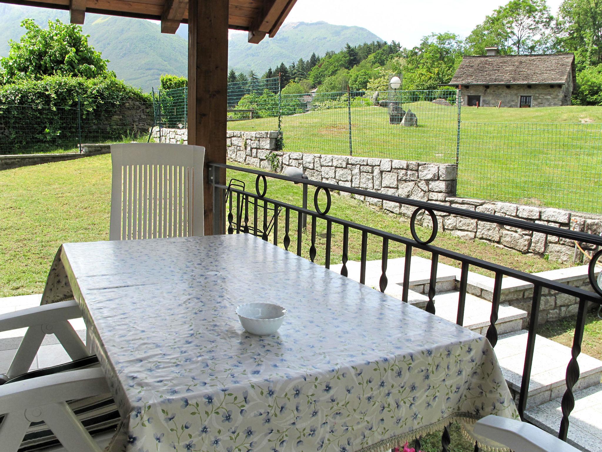 Foto 13 - Haus mit 2 Schlafzimmern in Mergozzo mit terrasse und blick auf die berge