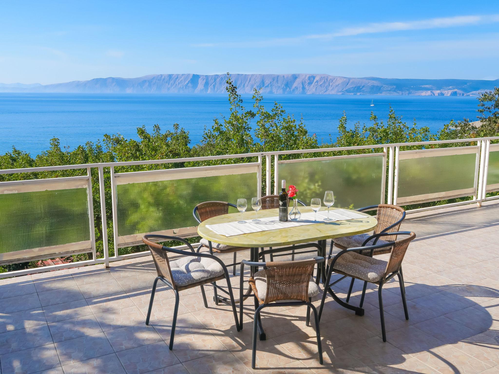 Foto 10 - Appartamento con 2 camere da letto a Novi Vinodolski con terrazza e vista mare