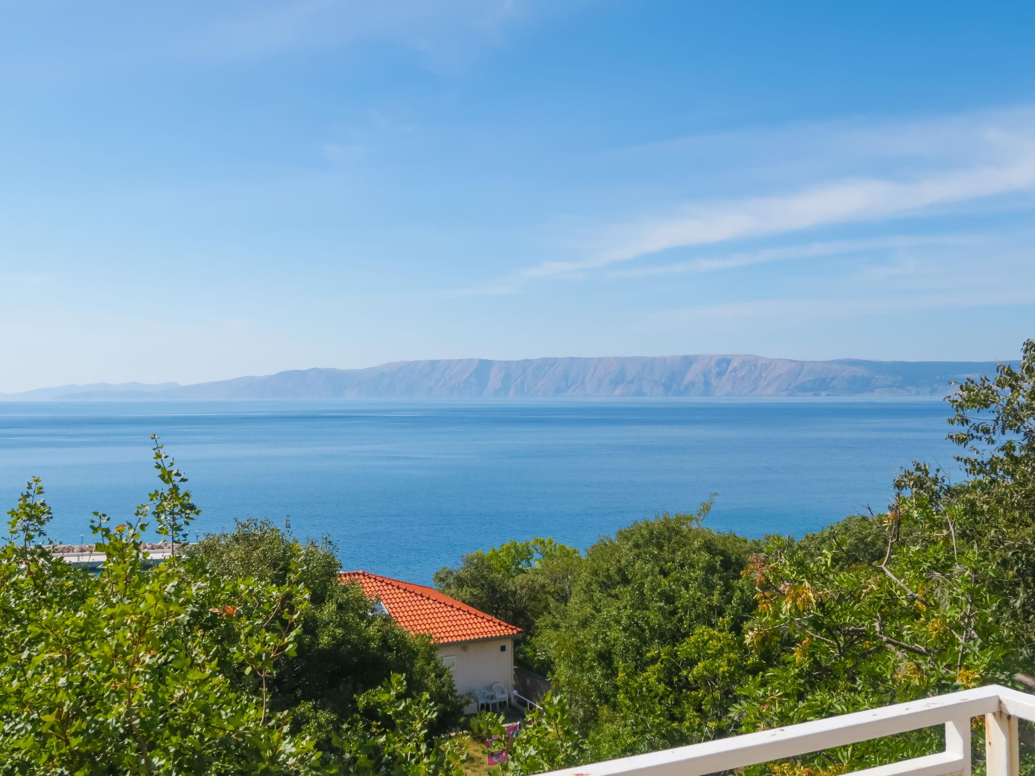 Foto 18 - Apartamento de 2 quartos em Novi Vinodolski com terraço e vistas do mar