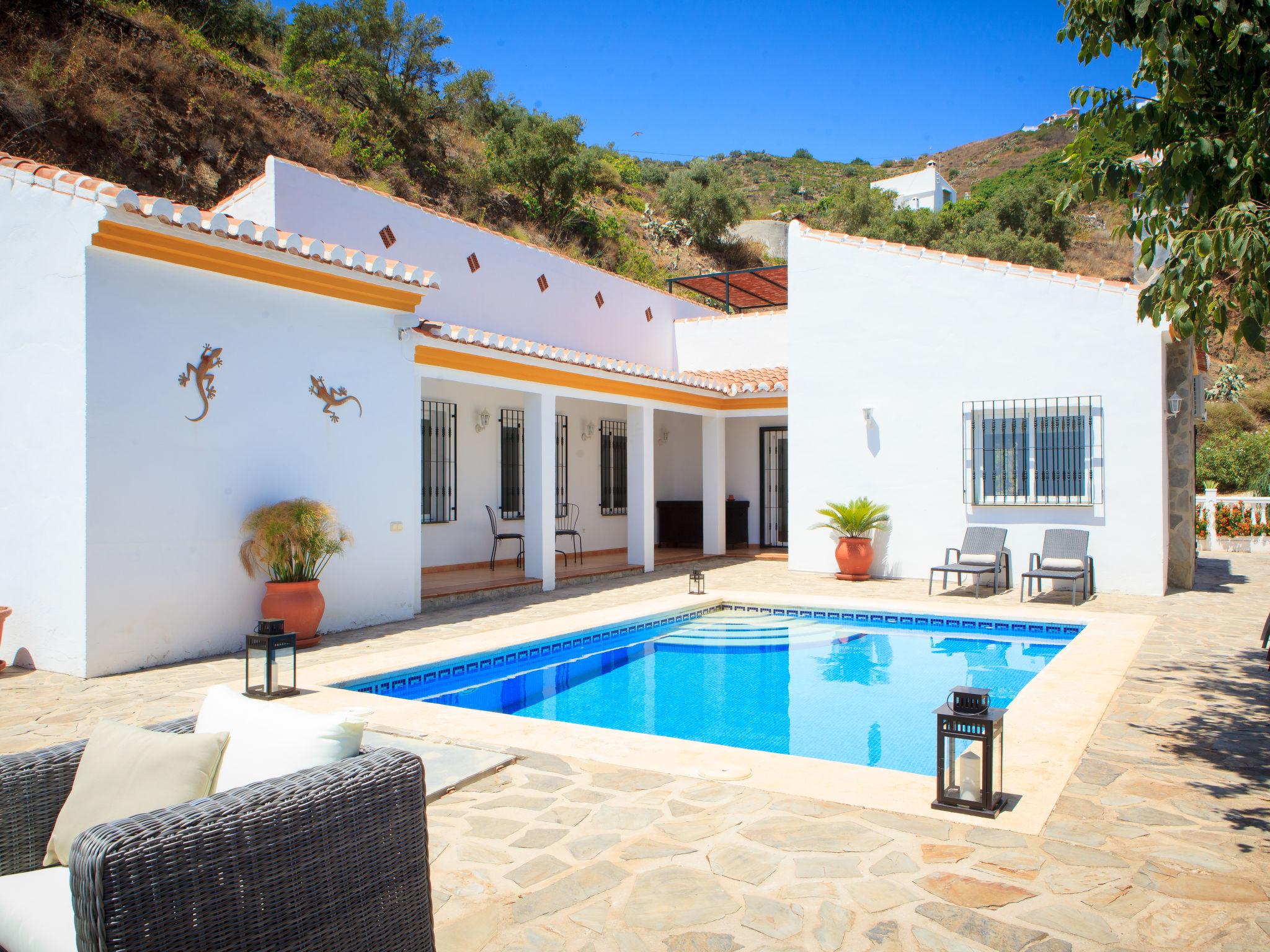 Photo 1 - Maison de 3 chambres à Torrox avec piscine privée et vues à la mer