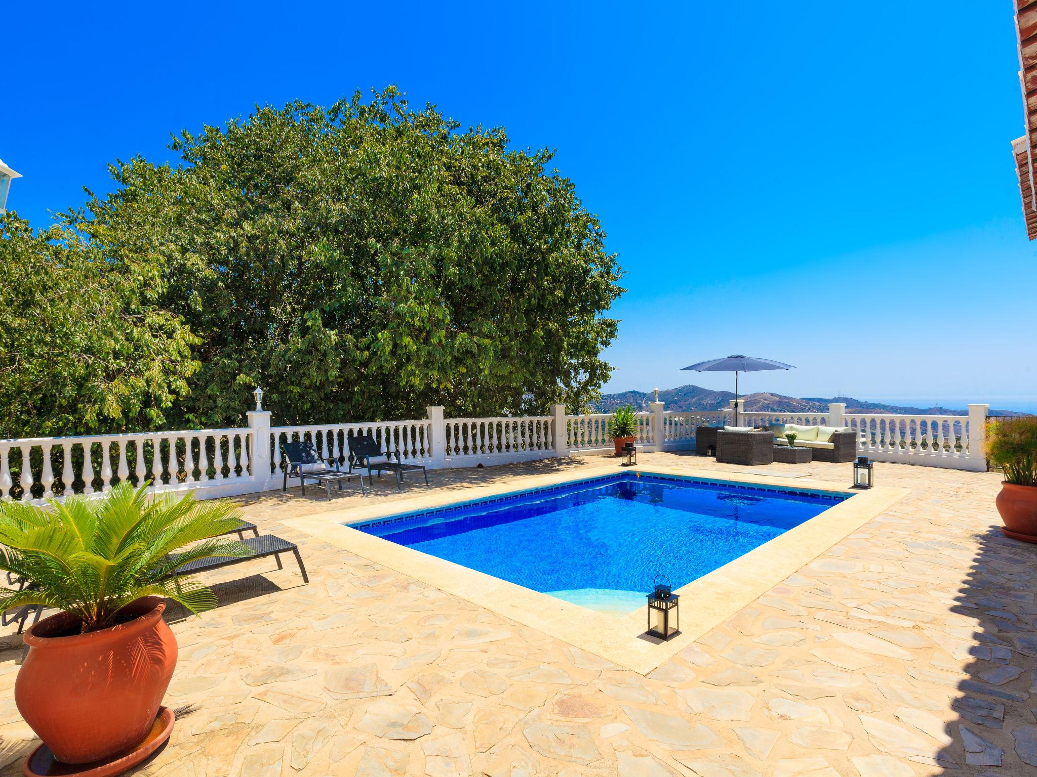 Photo 2 - Maison de 3 chambres à Torrox avec piscine privée et vues à la mer