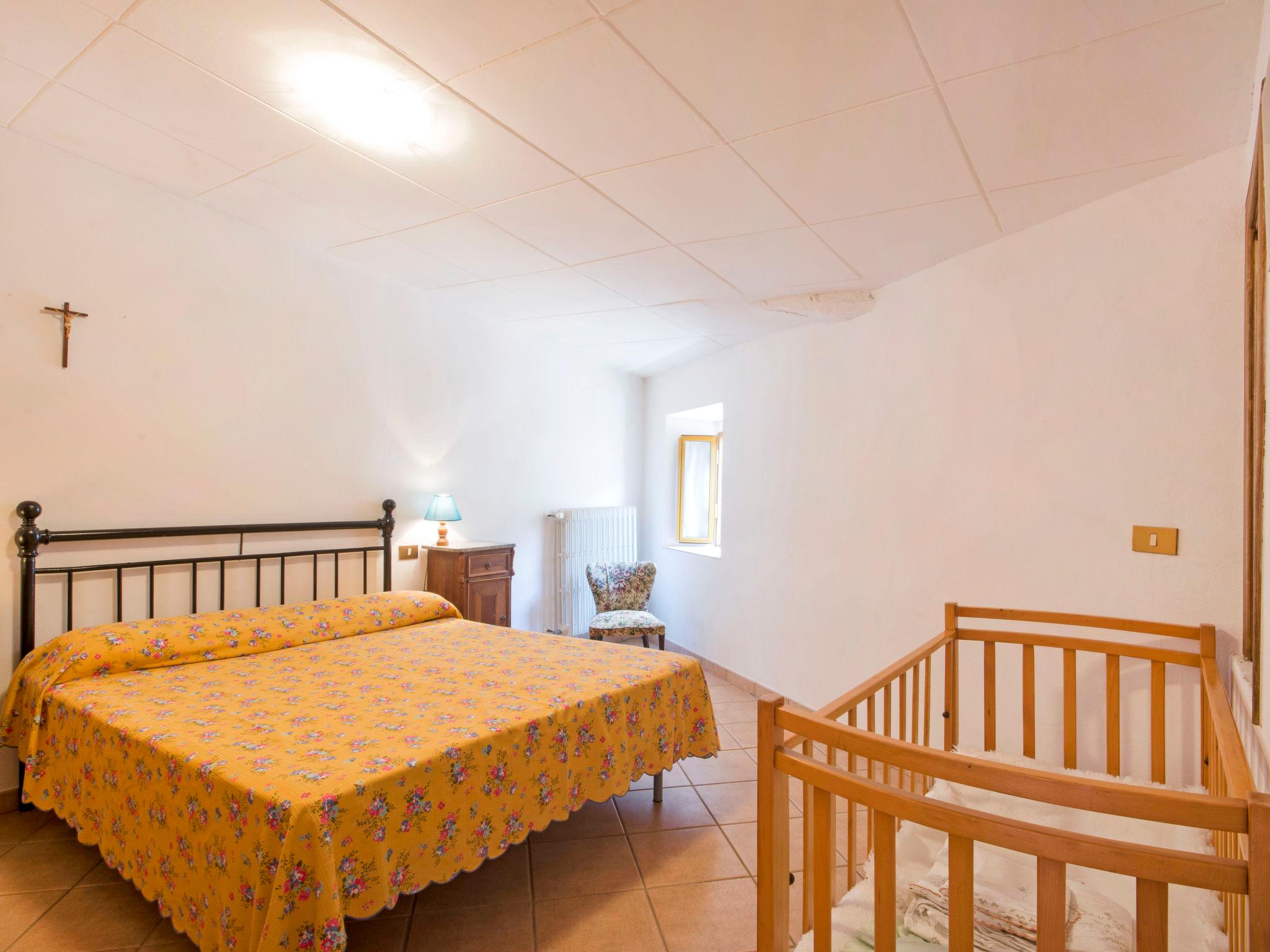 Foto 10 - Apartment mit 2 Schlafzimmern in Montecatini Val di Cecina