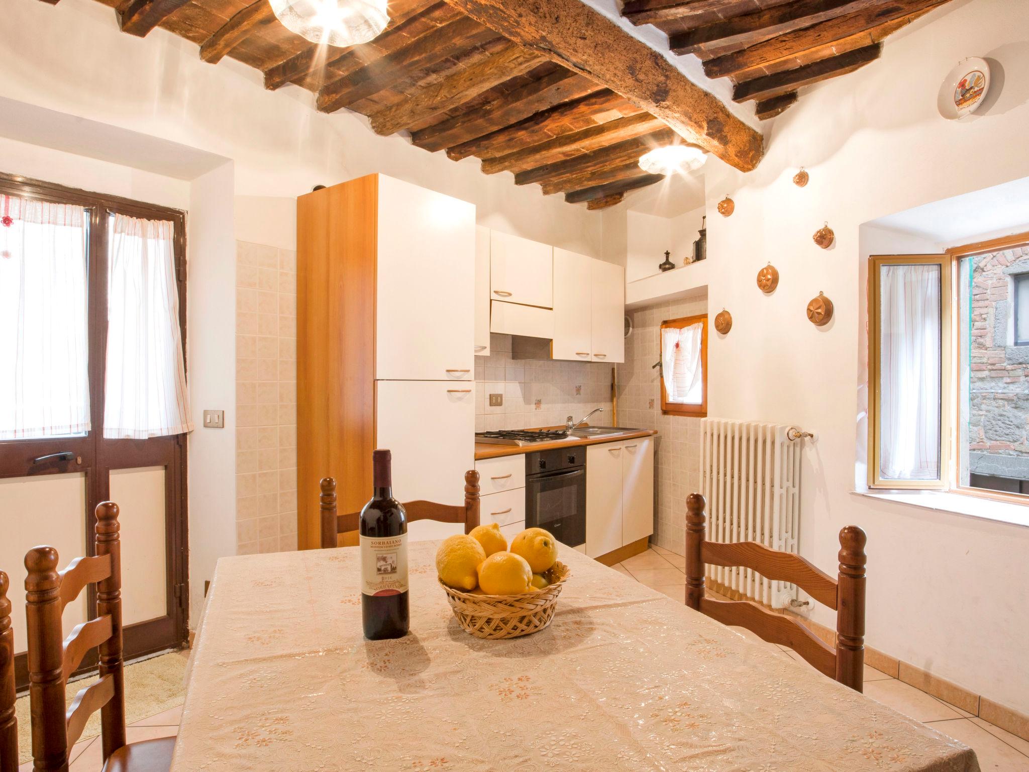 Foto 4 - Apartment mit 2 Schlafzimmern in Montecatini Val di Cecina