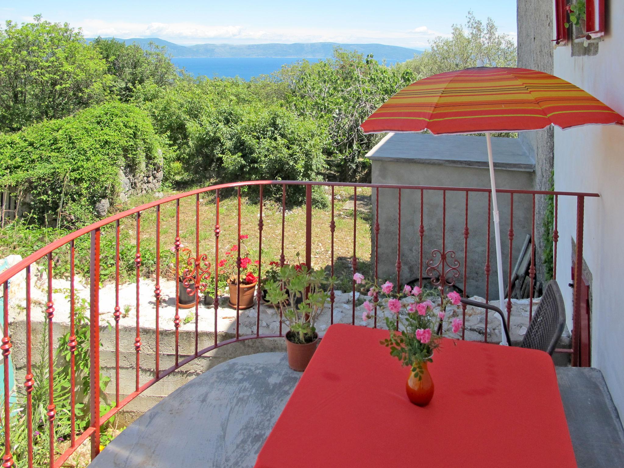 Photo 4 - Appartement en Raša avec terrasse et vues à la mer