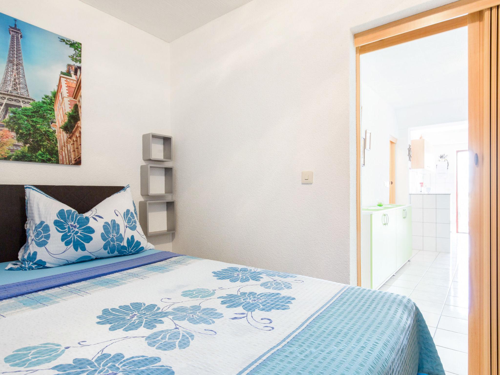 Foto 11 - Appartamento con 1 camera da letto a Crikvenica con piscina e vista mare