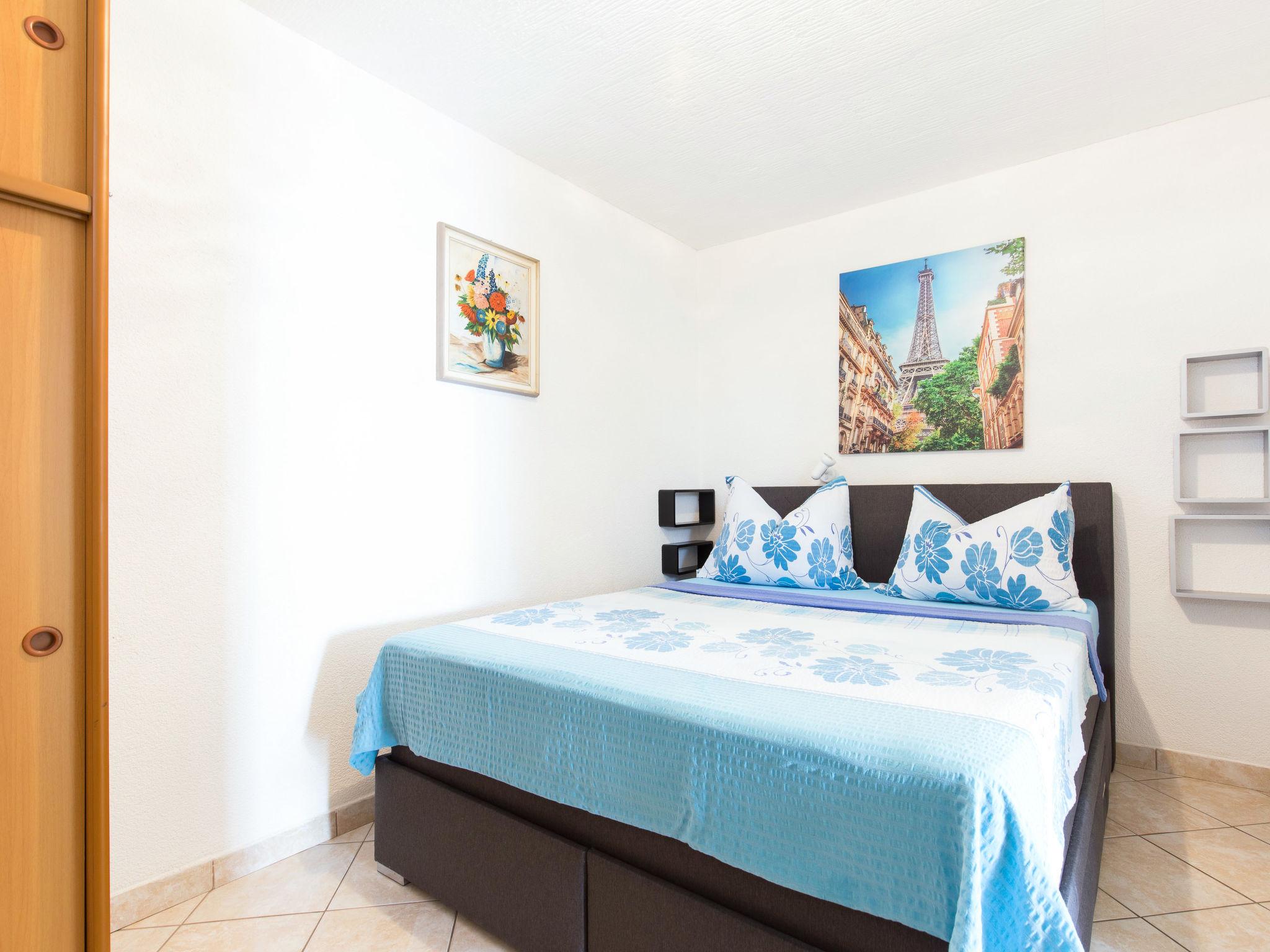 Foto 4 - Appartamento con 1 camera da letto a Crikvenica con piscina e vista mare