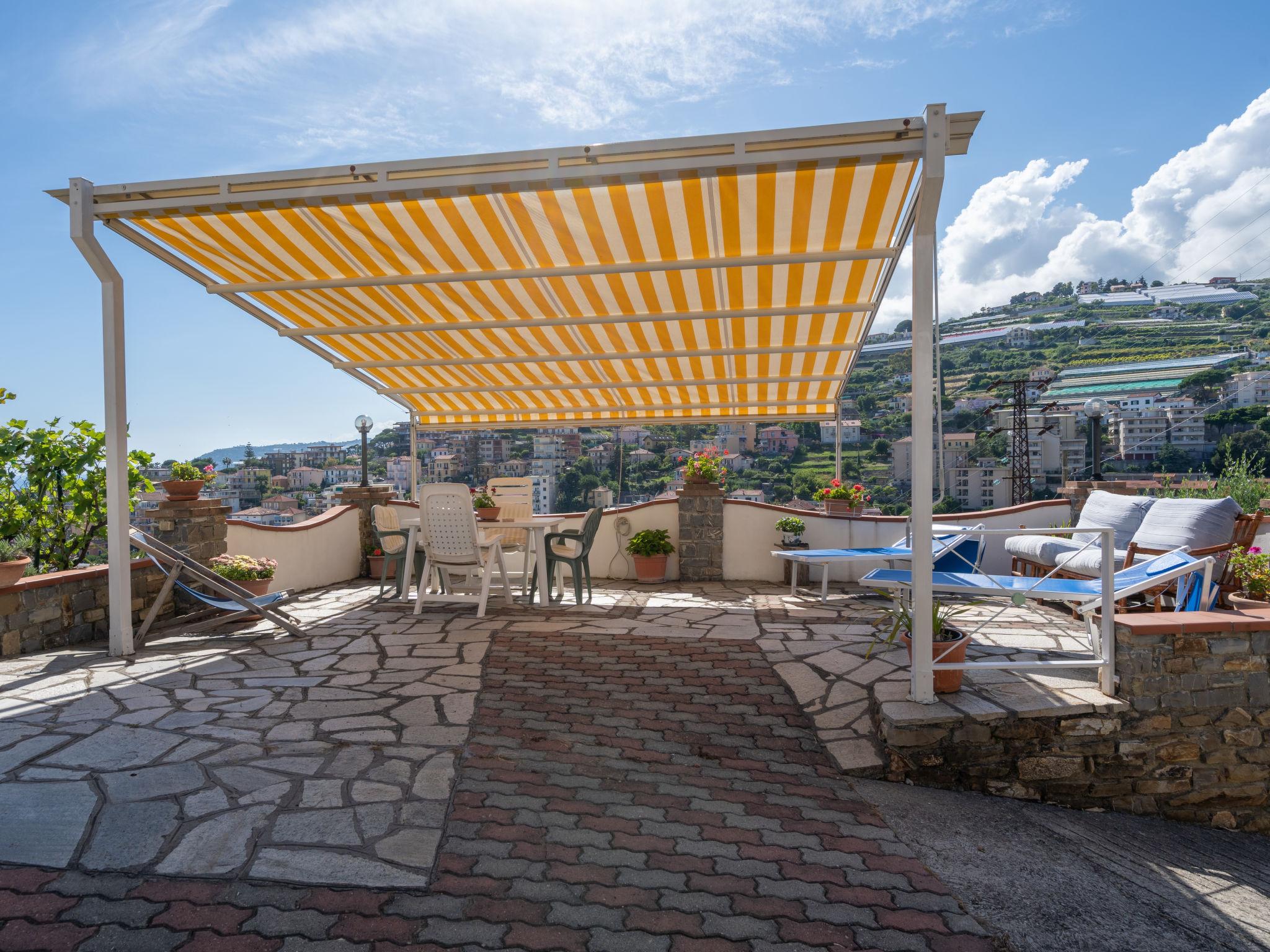 Foto 11 - Casa de 1 quarto em Sanremo com terraço e vistas do mar