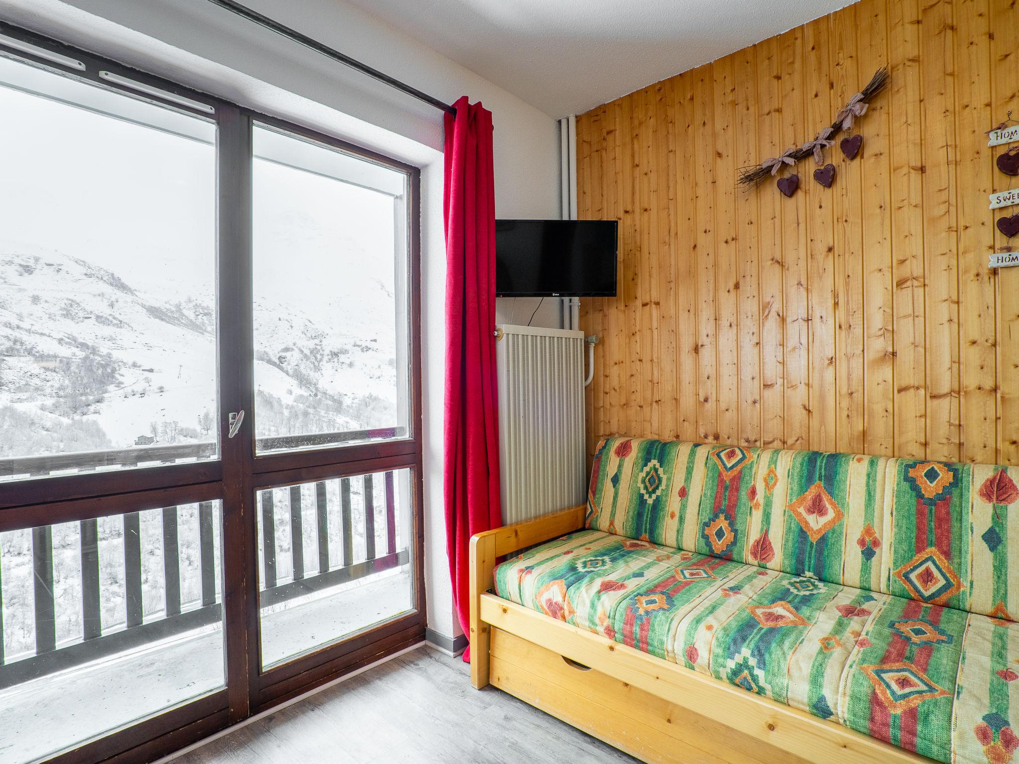 Foto 9 - Appartamento con 1 camera da letto a Les Belleville con vista sulle montagne