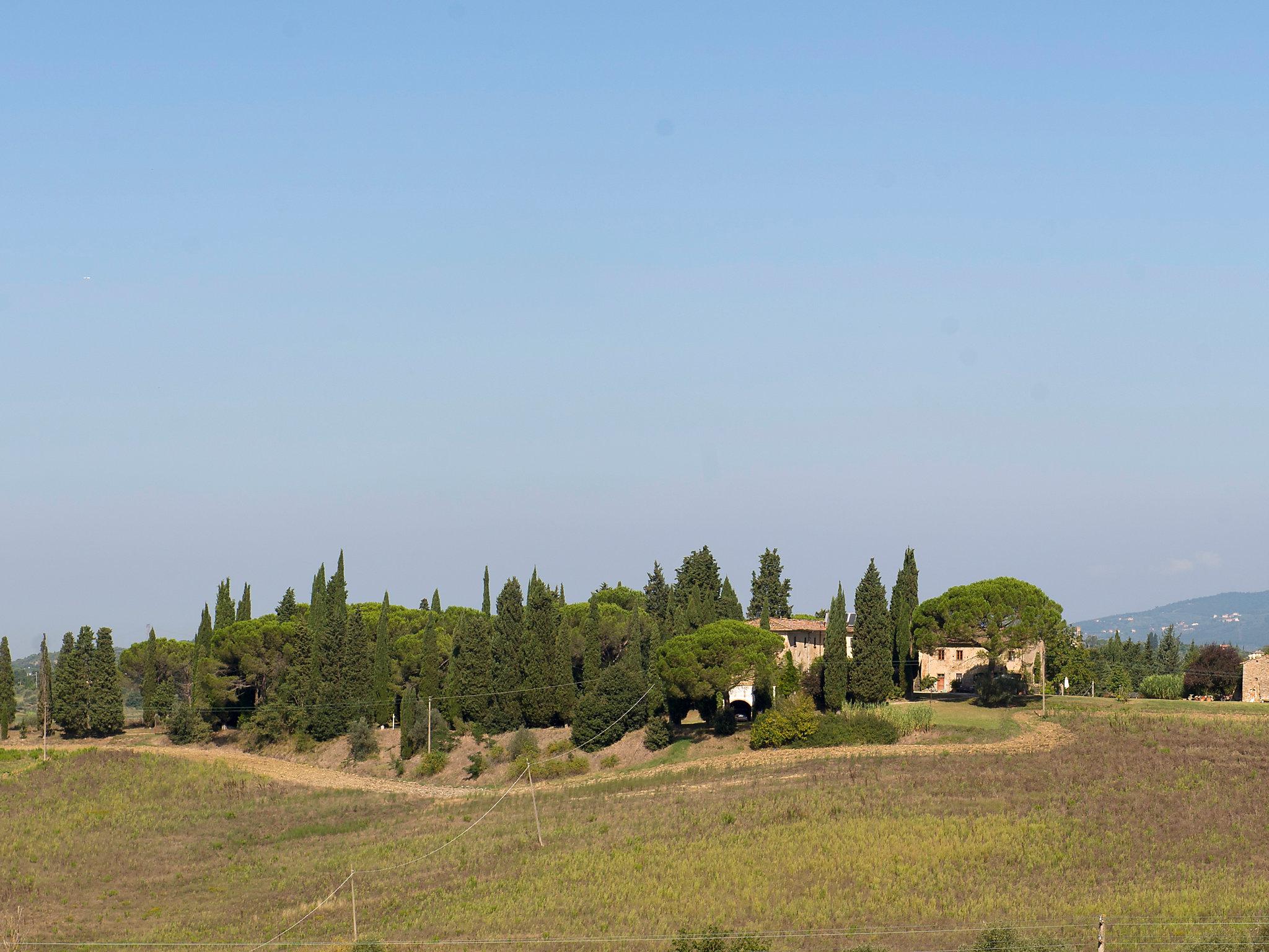 Photo 23 - 1 bedroom Apartment in Scandicci with swimming pool and garden