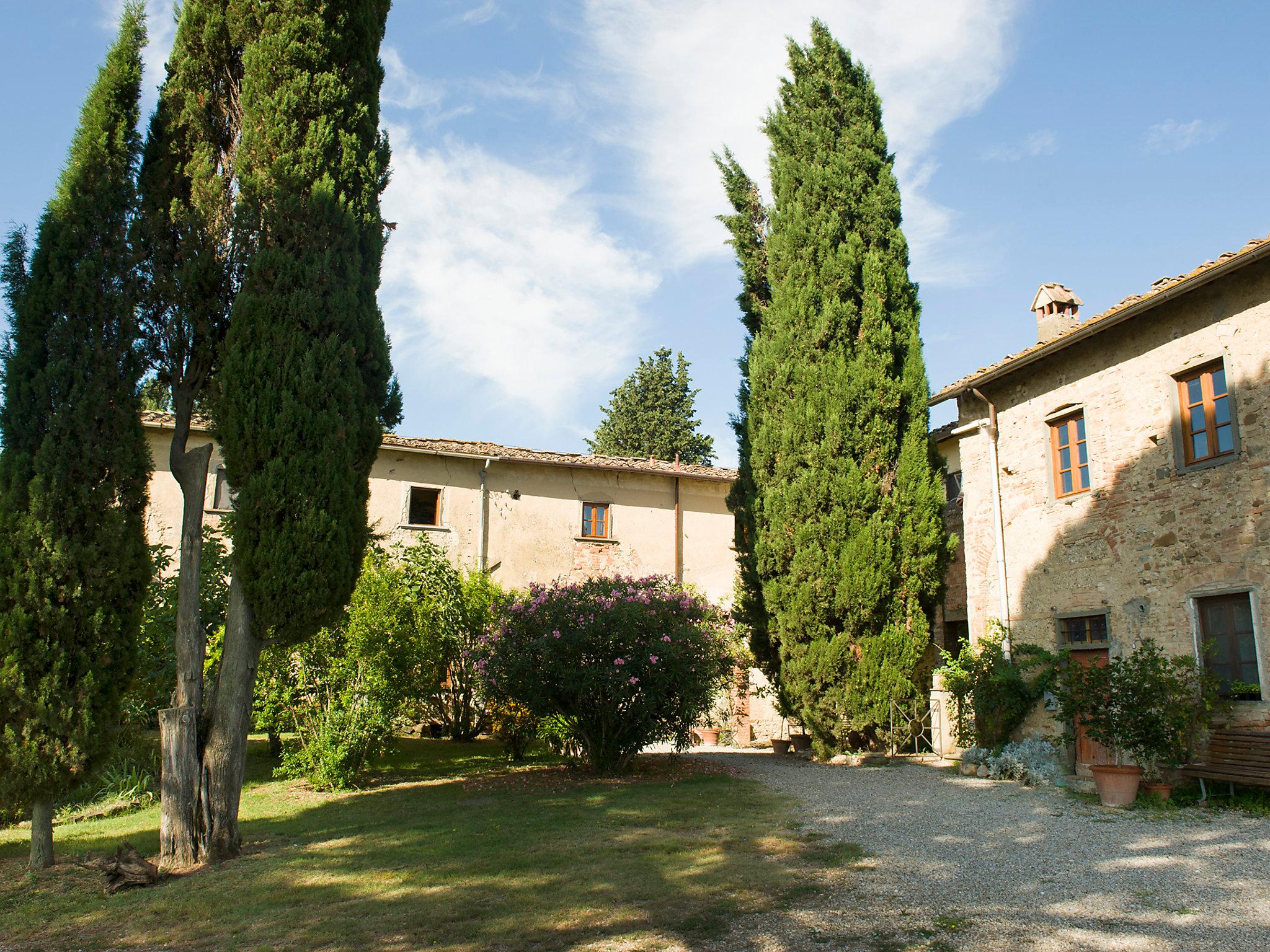 Foto 1 - Appartamento con 1 camera da letto a Scandicci con piscina e giardino