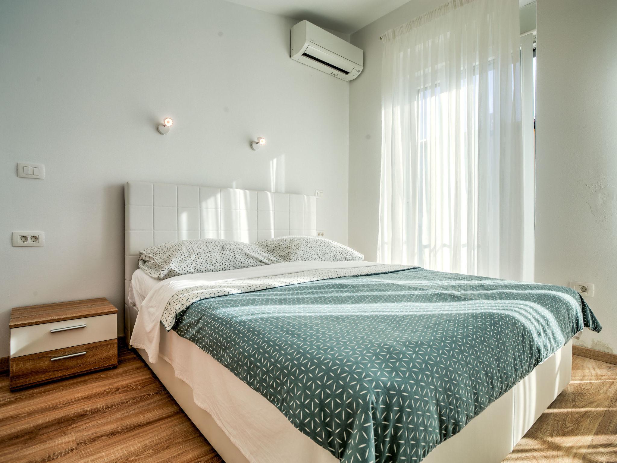 Foto 10 - Casa con 1 camera da letto a Novigrad con terrazza e vista mare