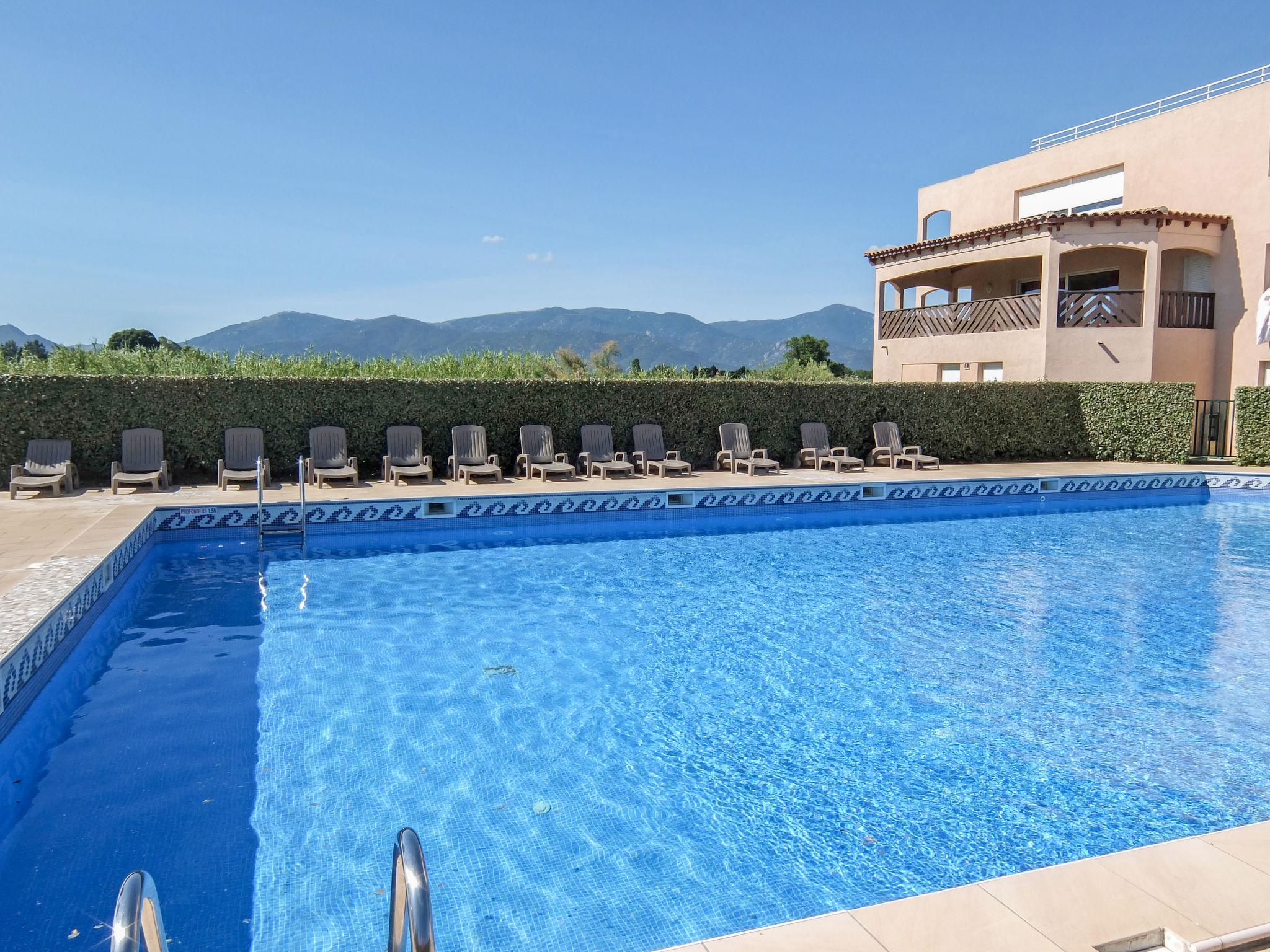 Foto 1 - Apartamento de 1 quarto em Saint-Cyprien com piscina e vistas do mar
