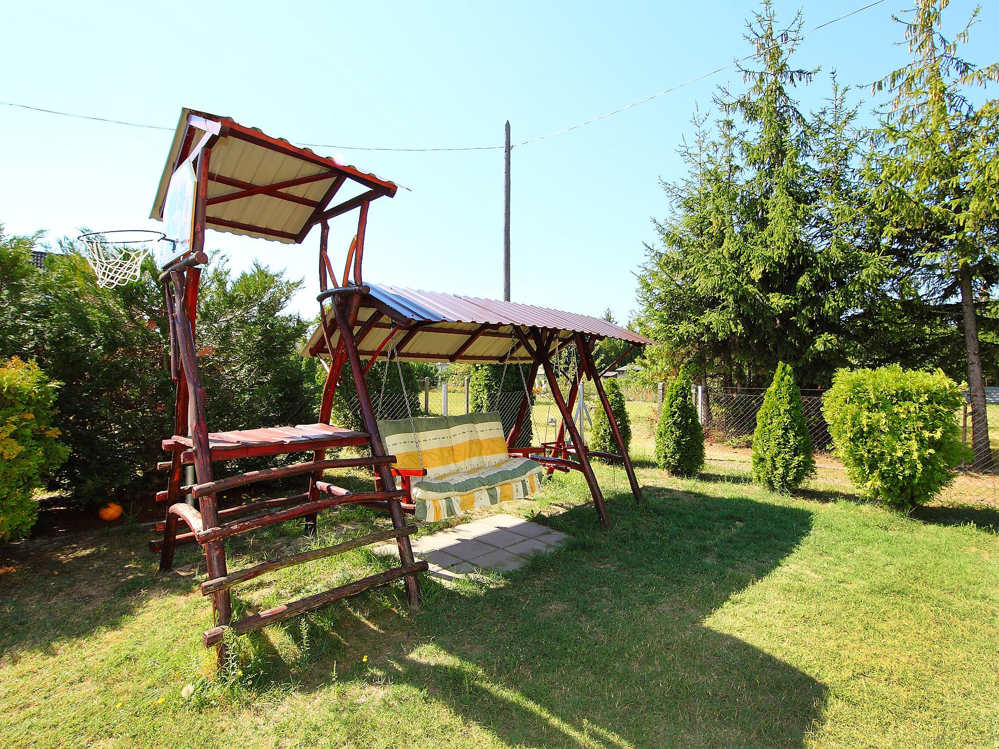 Foto 12 - Apartamento de 3 habitaciones en Balatonmáriafürdő con jardín y terraza