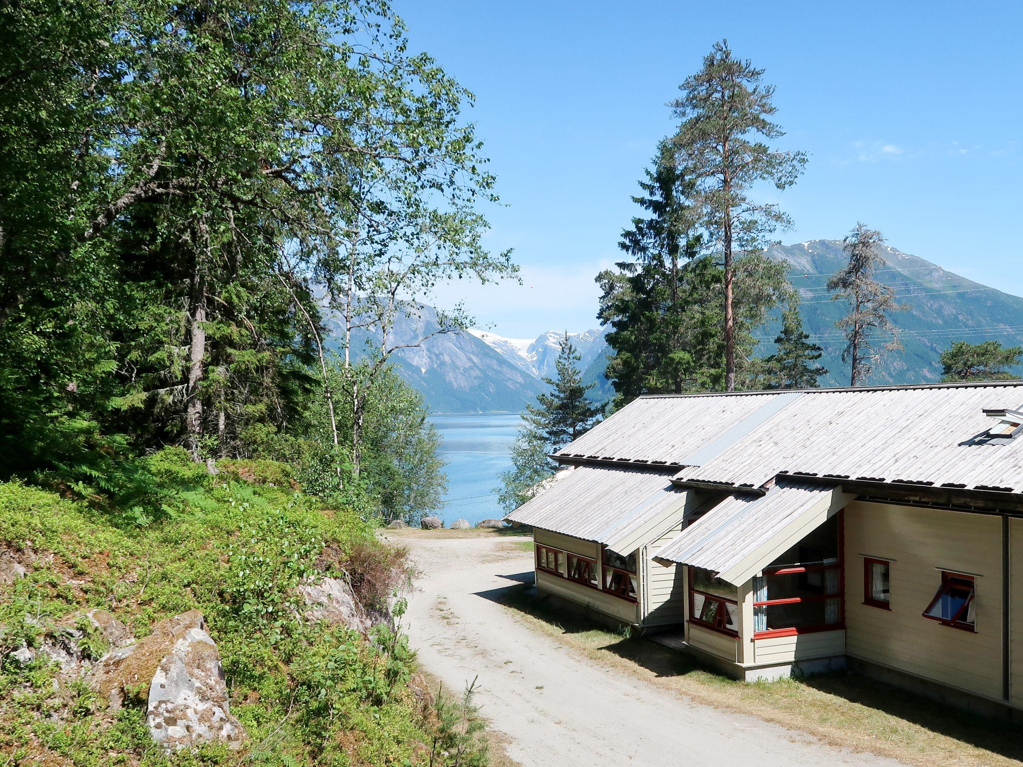 Photo 1 - Maison de 1 chambre à Balestrand avec jardin