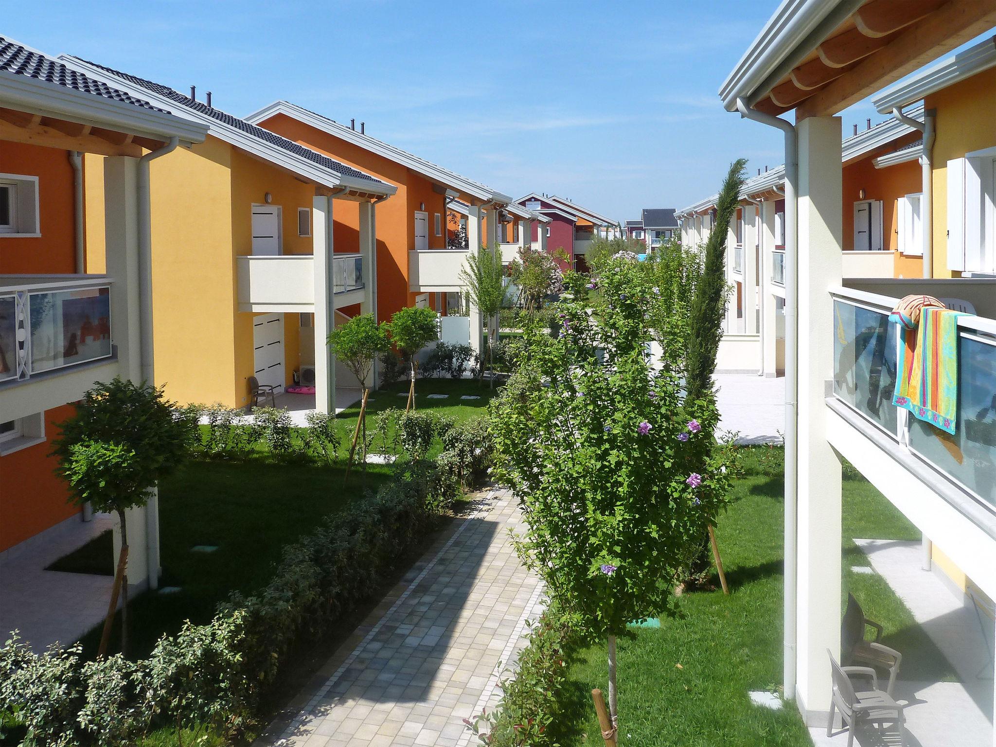Foto 16 - Apartamento de 2 habitaciones en Jesolo con piscina y vistas al mar