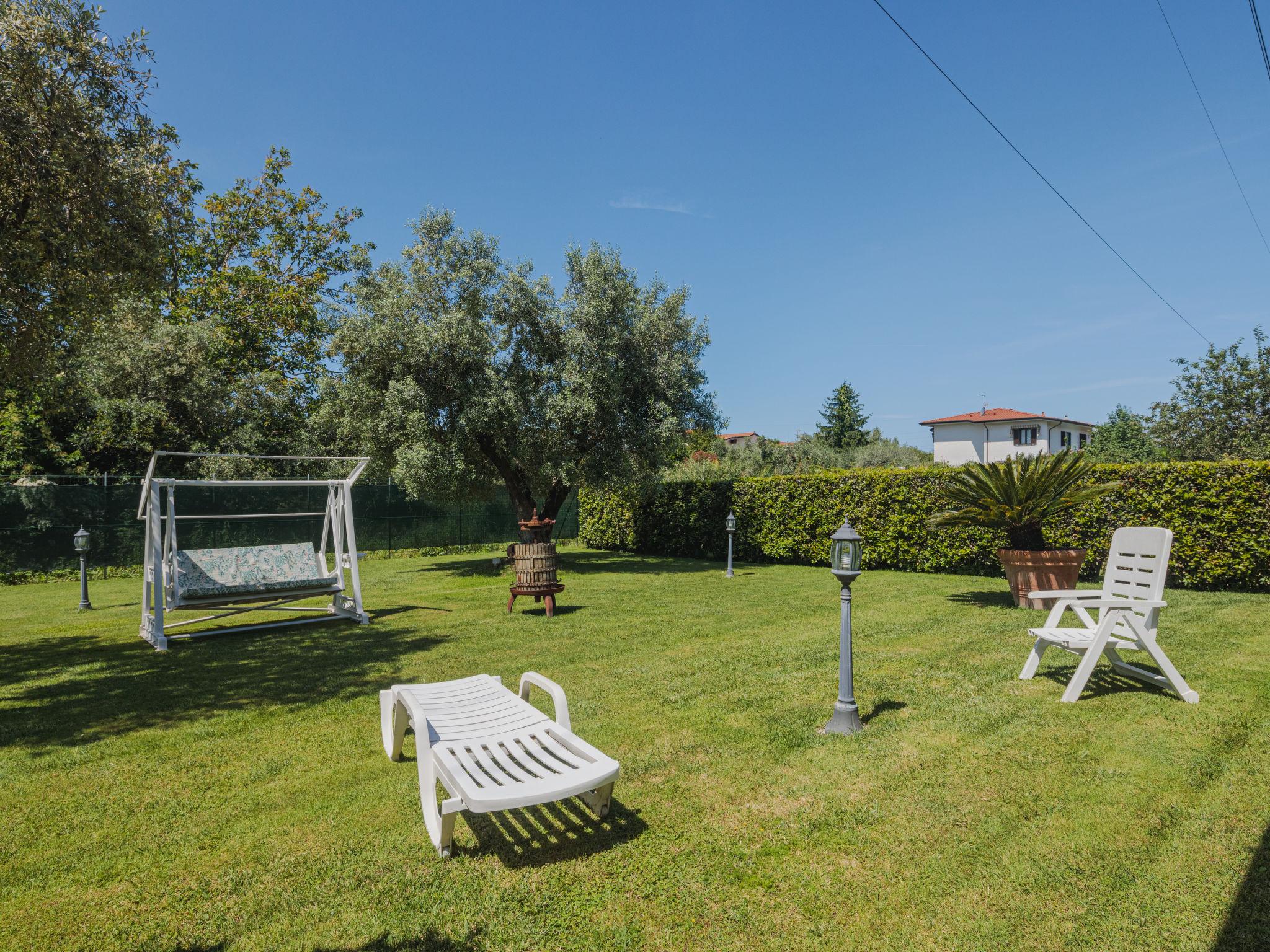 Photo 4 - Maison de 1 chambre à Massa avec jardin et terrasse