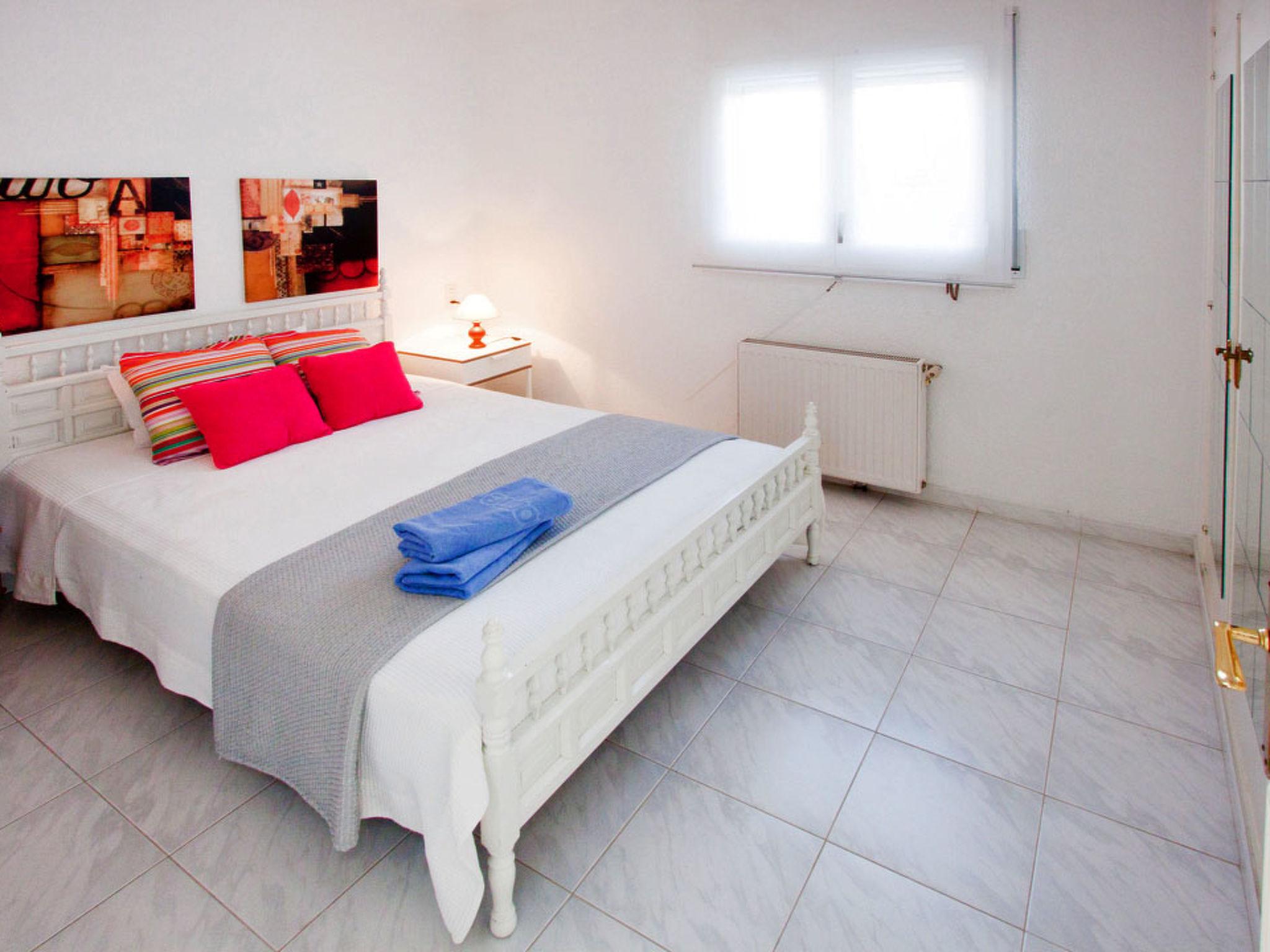 Photo 7 - 3 bedroom House in Castelló d'Empúries with private pool and garden