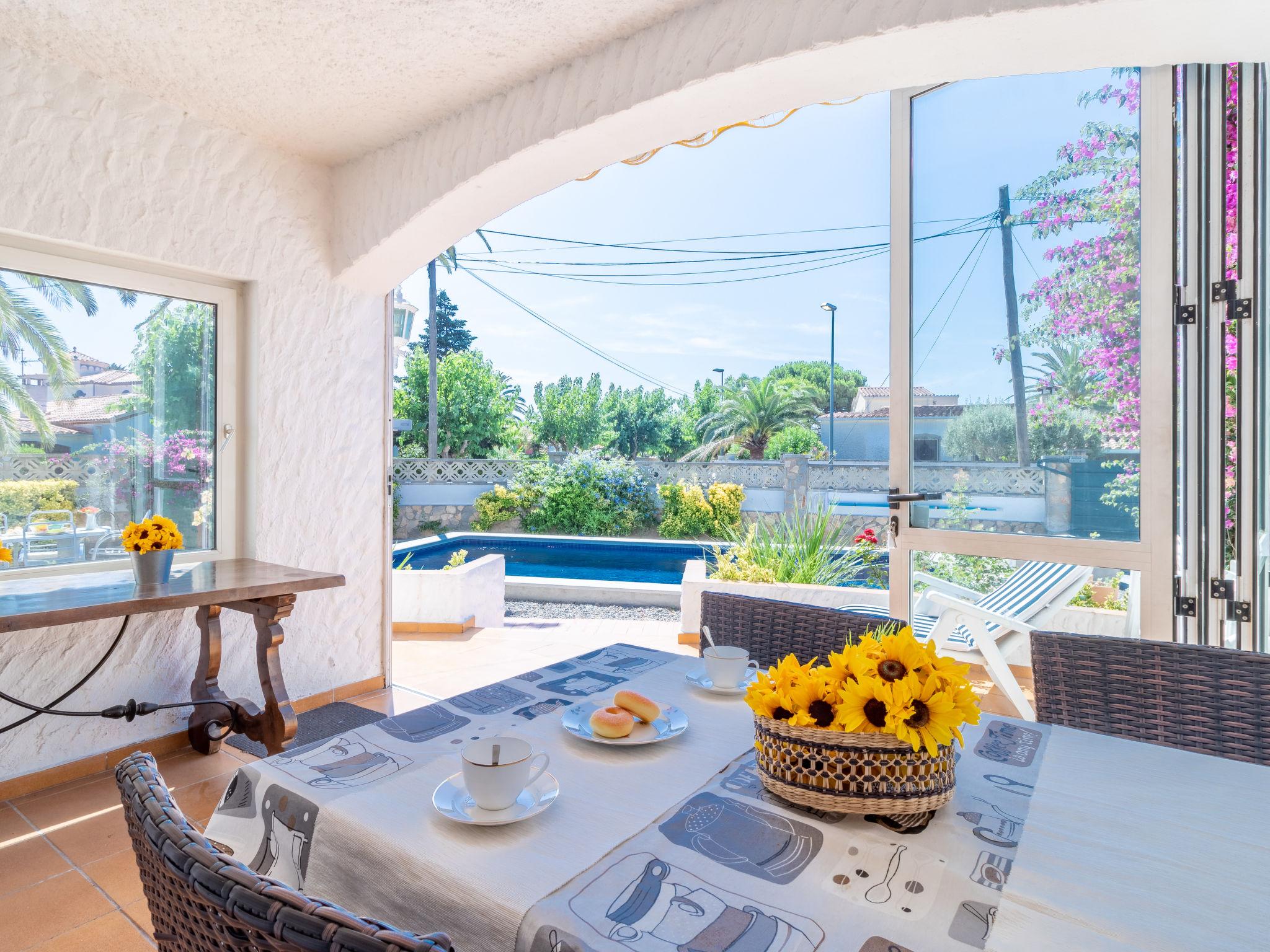 Photo 21 - Maison de 3 chambres à Castelló d'Empúries avec piscine privée et jardin