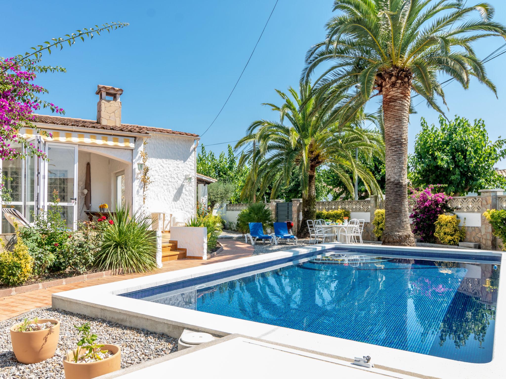 Foto 14 - Haus mit 3 Schlafzimmern in Castelló d'Empúries mit privater pool und garten