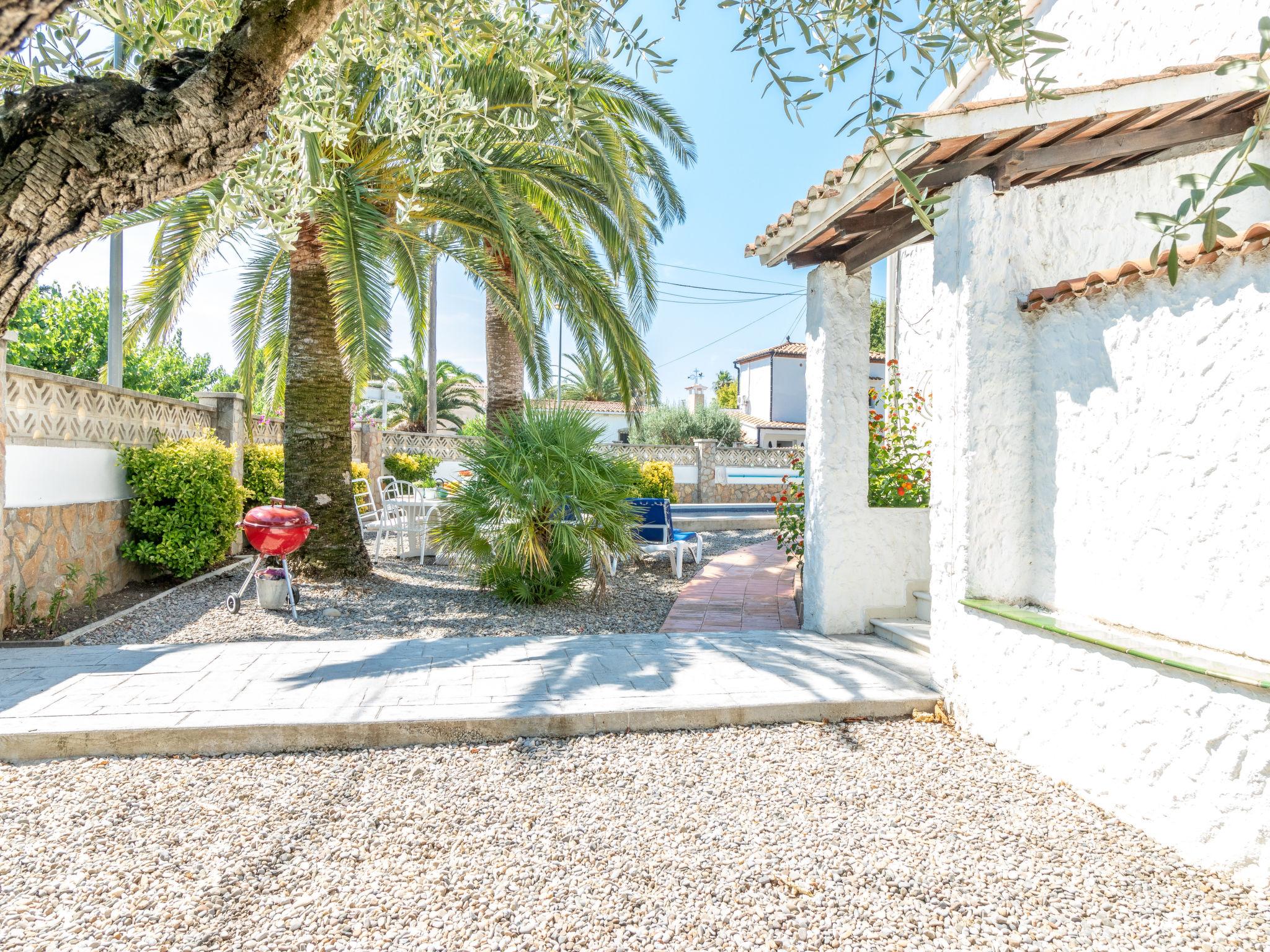 Foto 16 - Casa con 3 camere da letto a Castelló d'Empúries con piscina privata e giardino