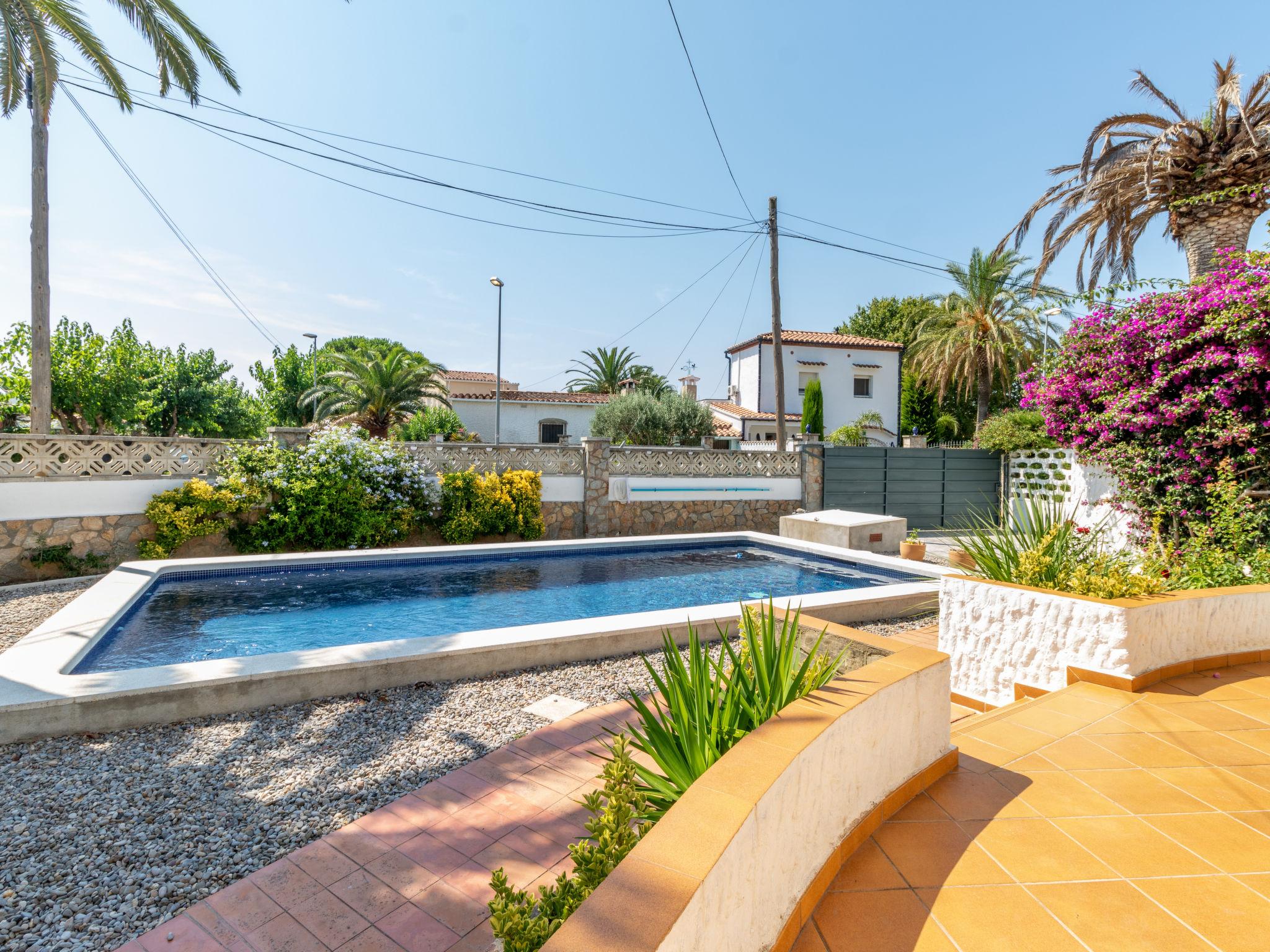 Photo 13 - 3 bedroom House in Castelló d'Empúries with private pool and garden