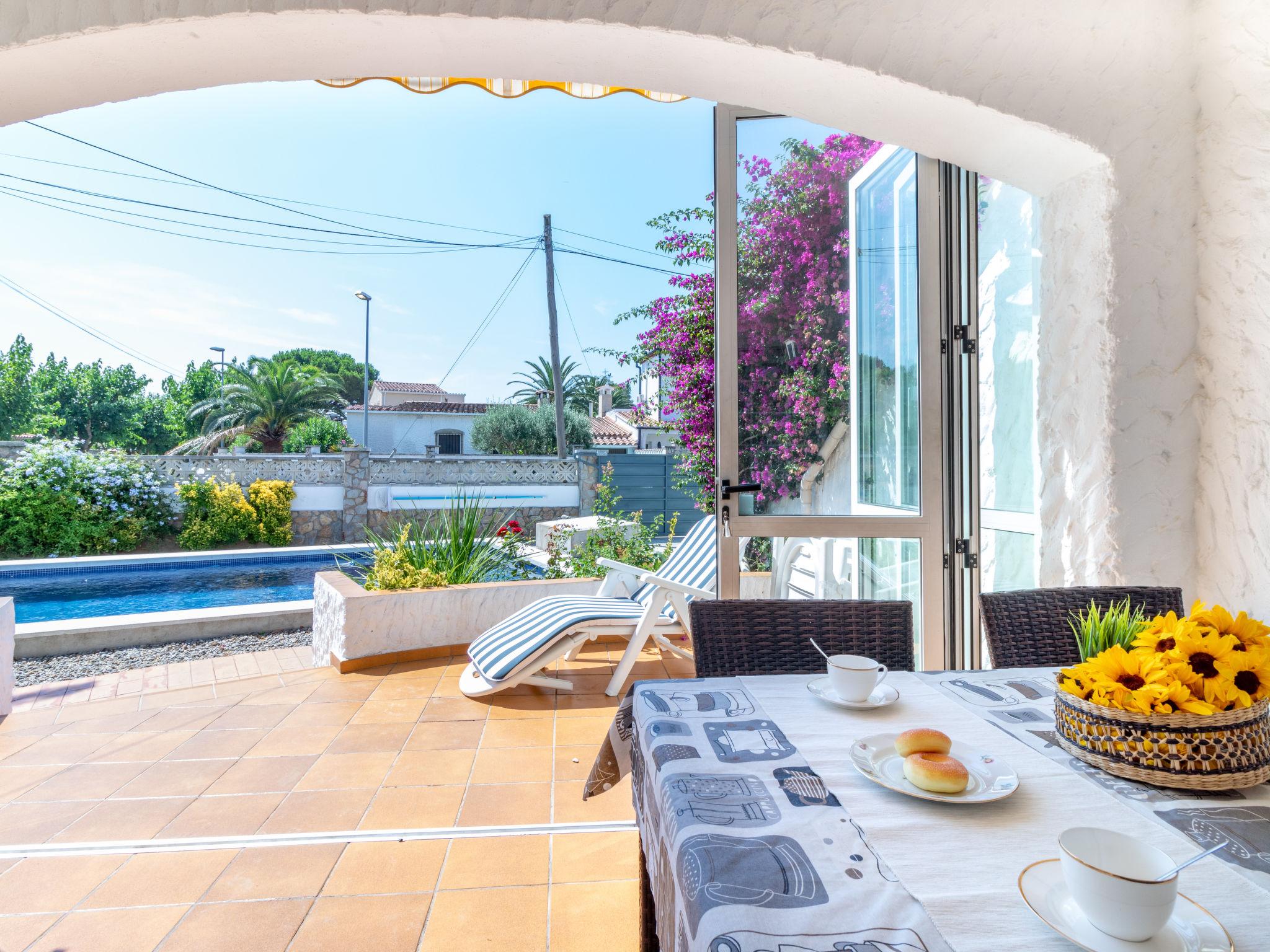 Photo 18 - Maison de 3 chambres à Castelló d'Empúries avec piscine privée et jardin