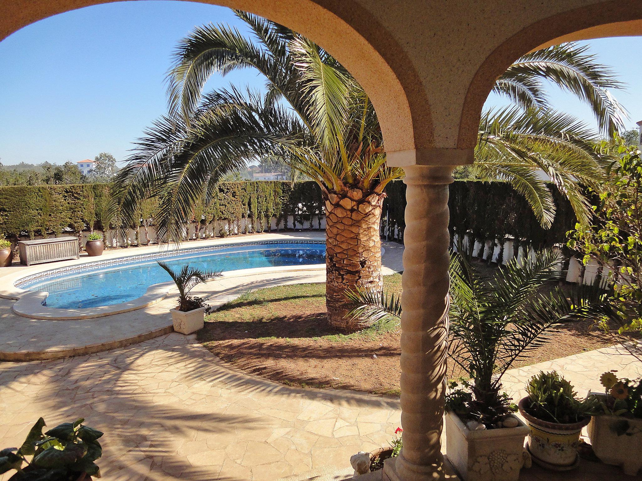 Photo 19 - Maison de 4 chambres à l'Ampolla avec piscine privée et jardin