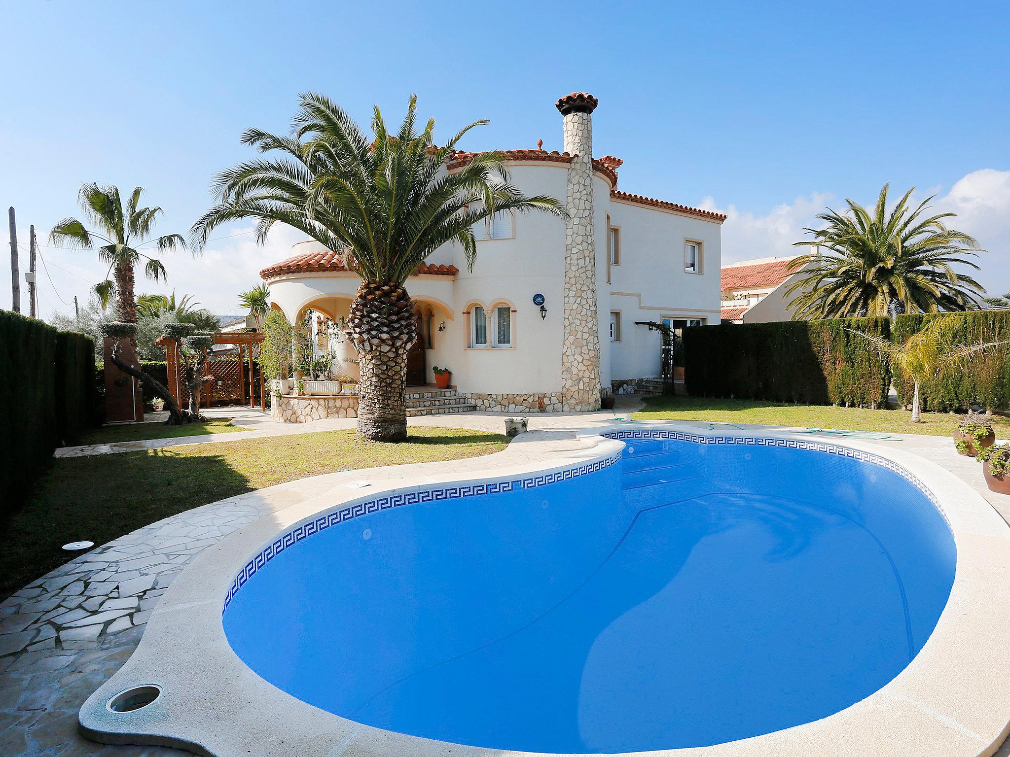 Foto 1 - Casa de 4 quartos em l'Ampolla com piscina privada e vistas do mar