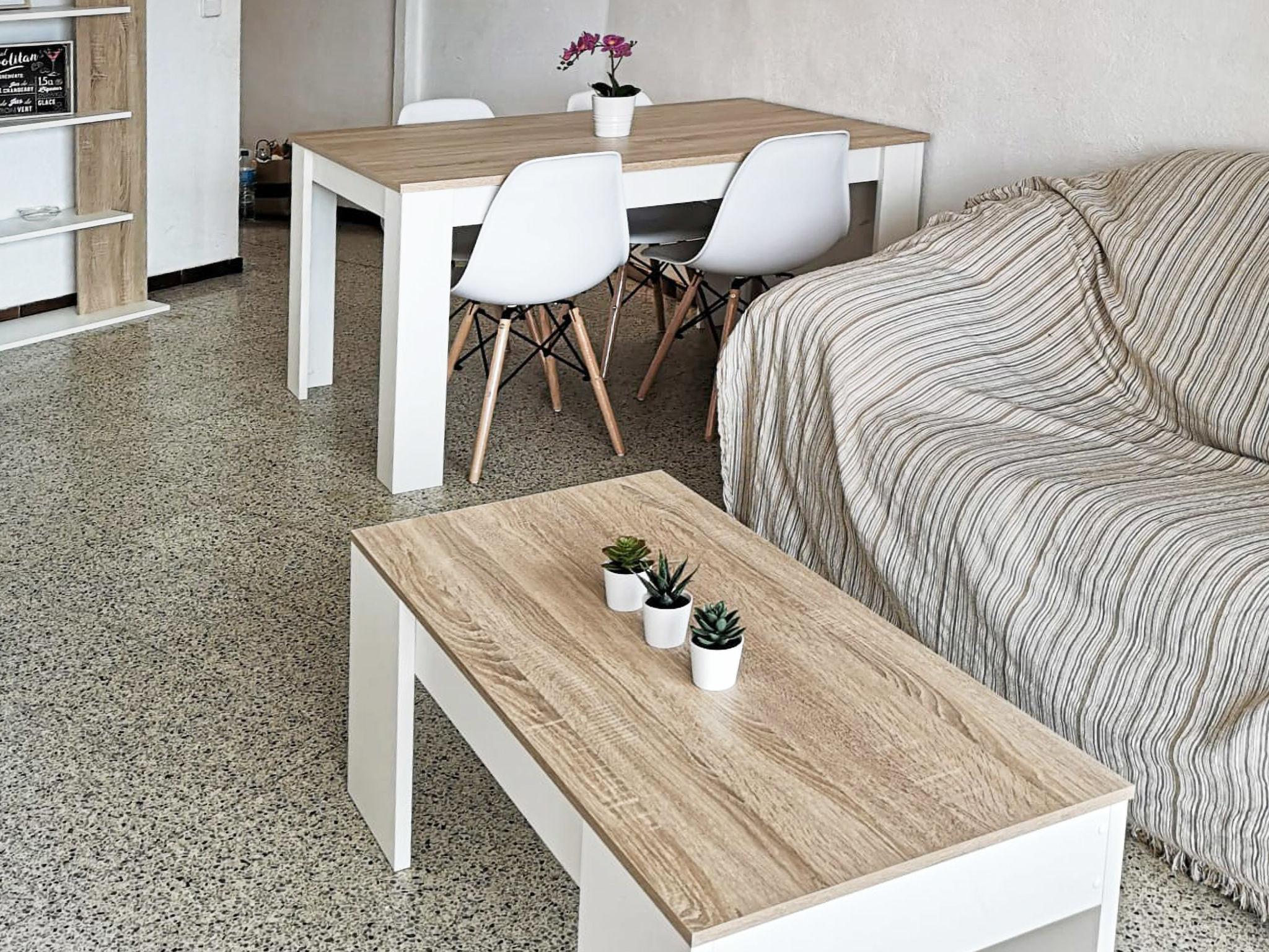 Foto 7 - Apartamento de 2 quartos em l'Escala com terraço