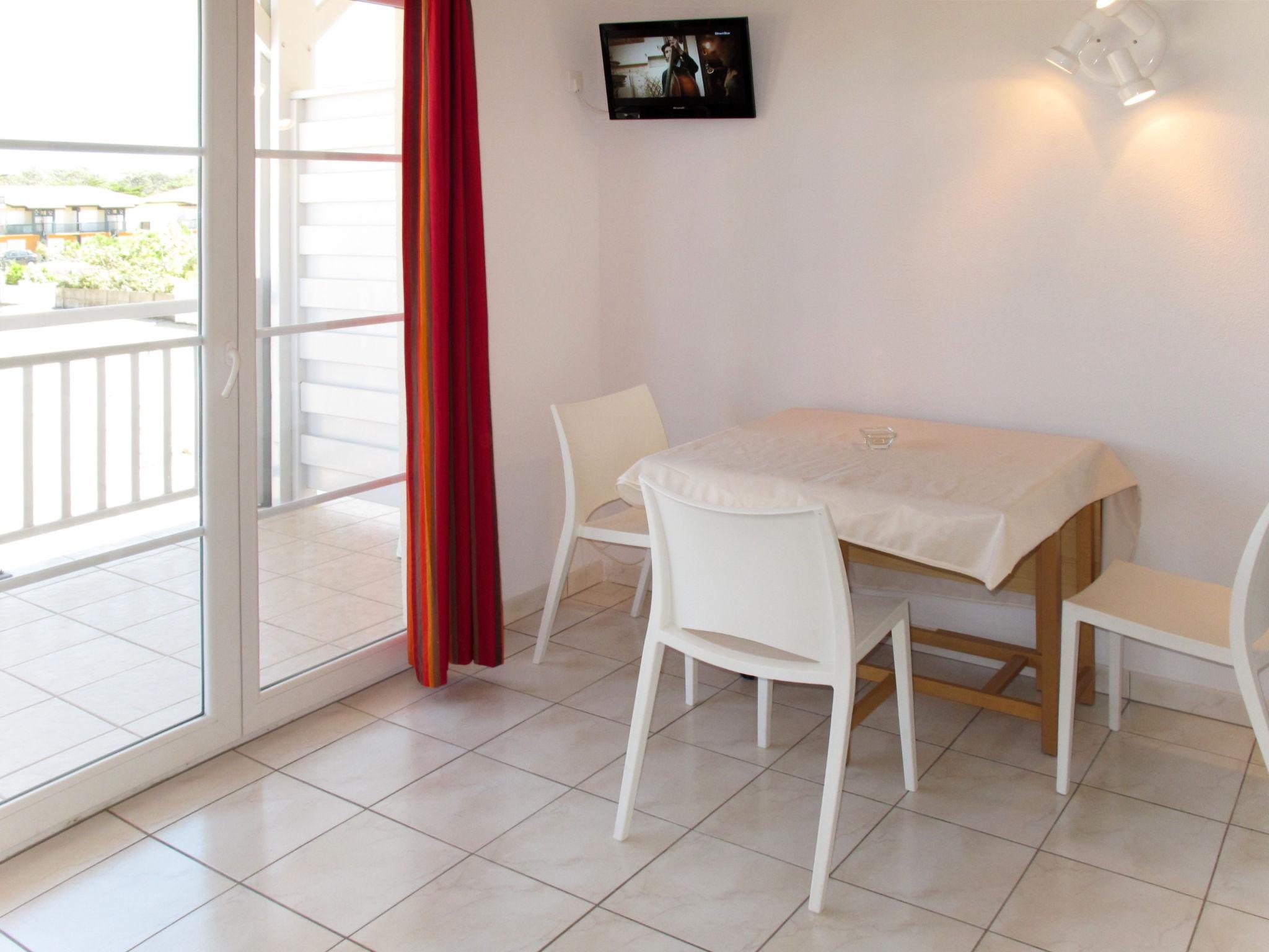 Photo 4 - 2 bedroom Apartment in Biscarrosse with swimming pool and garden