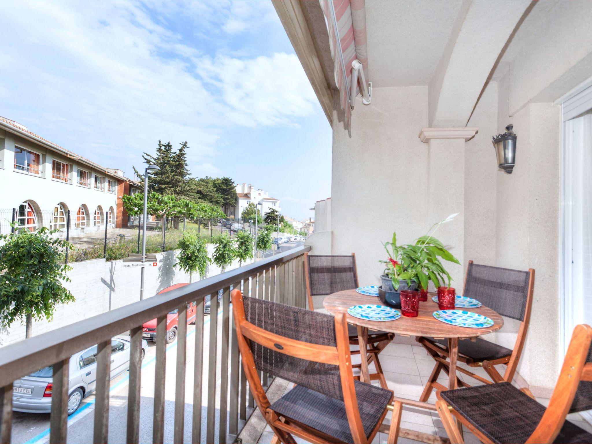 Foto 1 - Apartamento de 3 habitaciones en l'Escala con terraza y vistas al mar