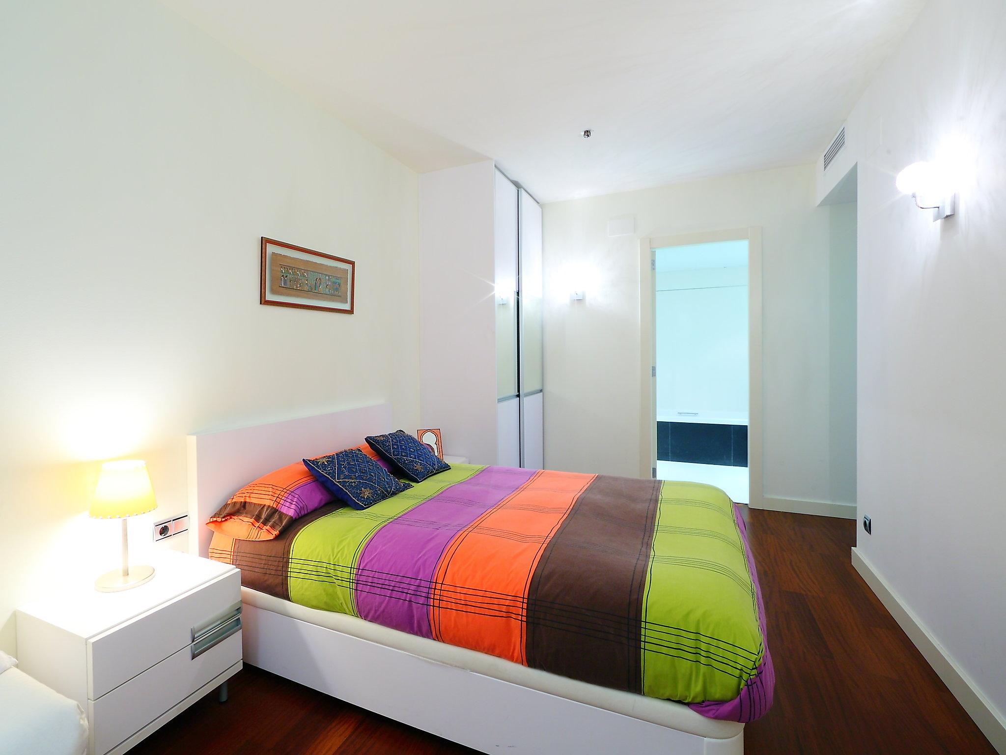 Foto 7 - Apartment mit 2 Schlafzimmern in Barcelona mit schwimmbad und garten